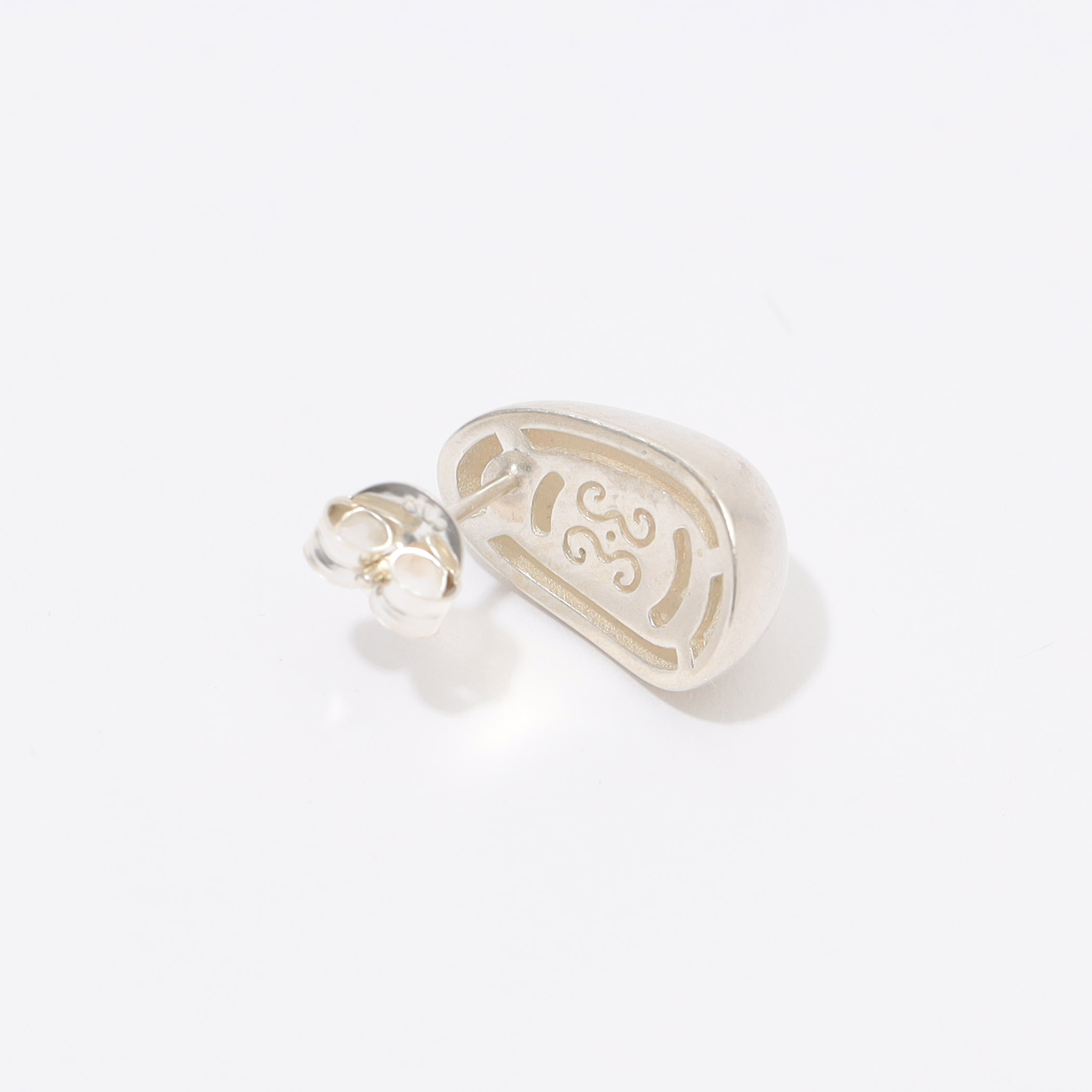 SAPIR BACHAR HALF MOON HUGGIES ピアス｜トゥモローランド 公式通販