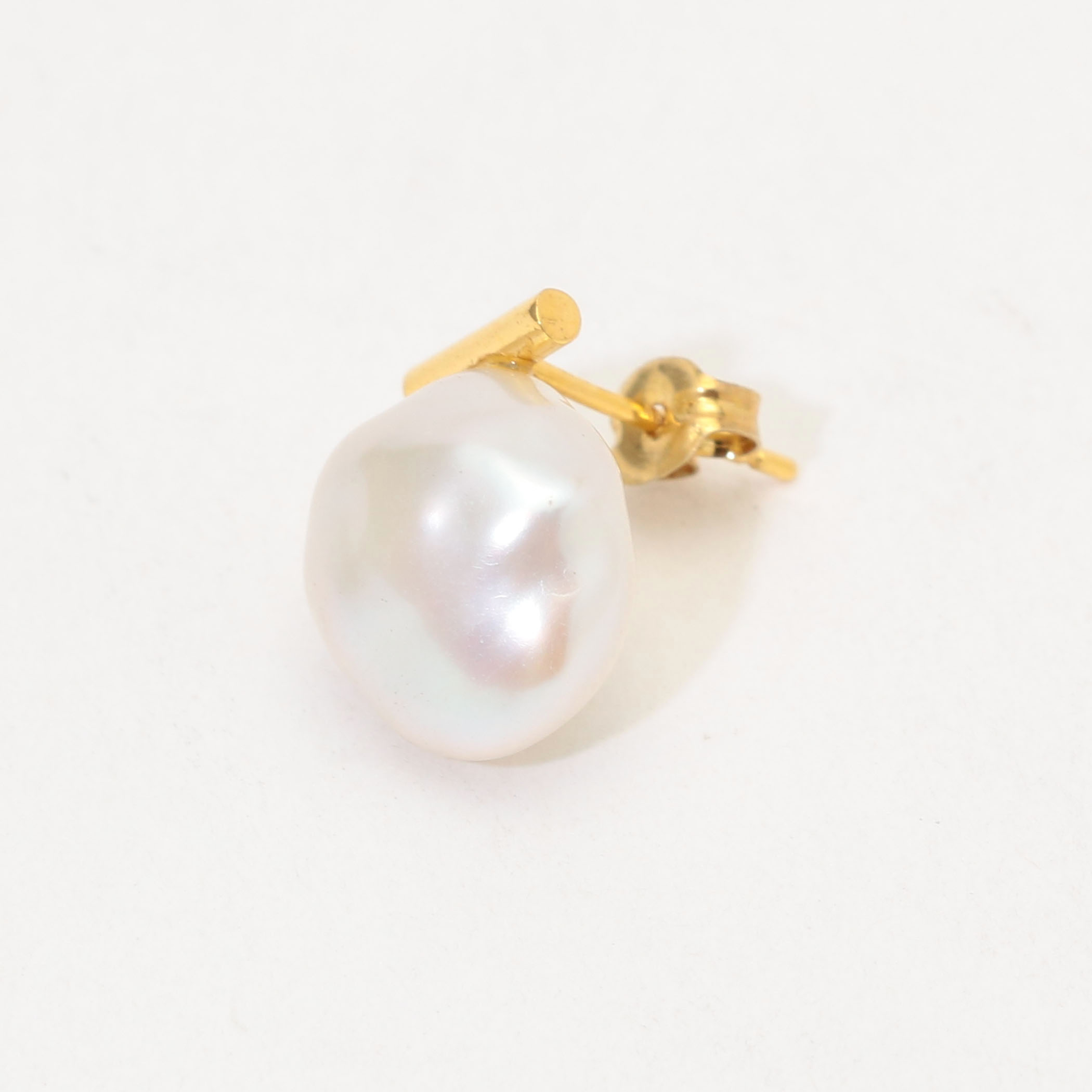 別注】januka×TOMORROWLAND バロックパールピアス｜トゥモローランド