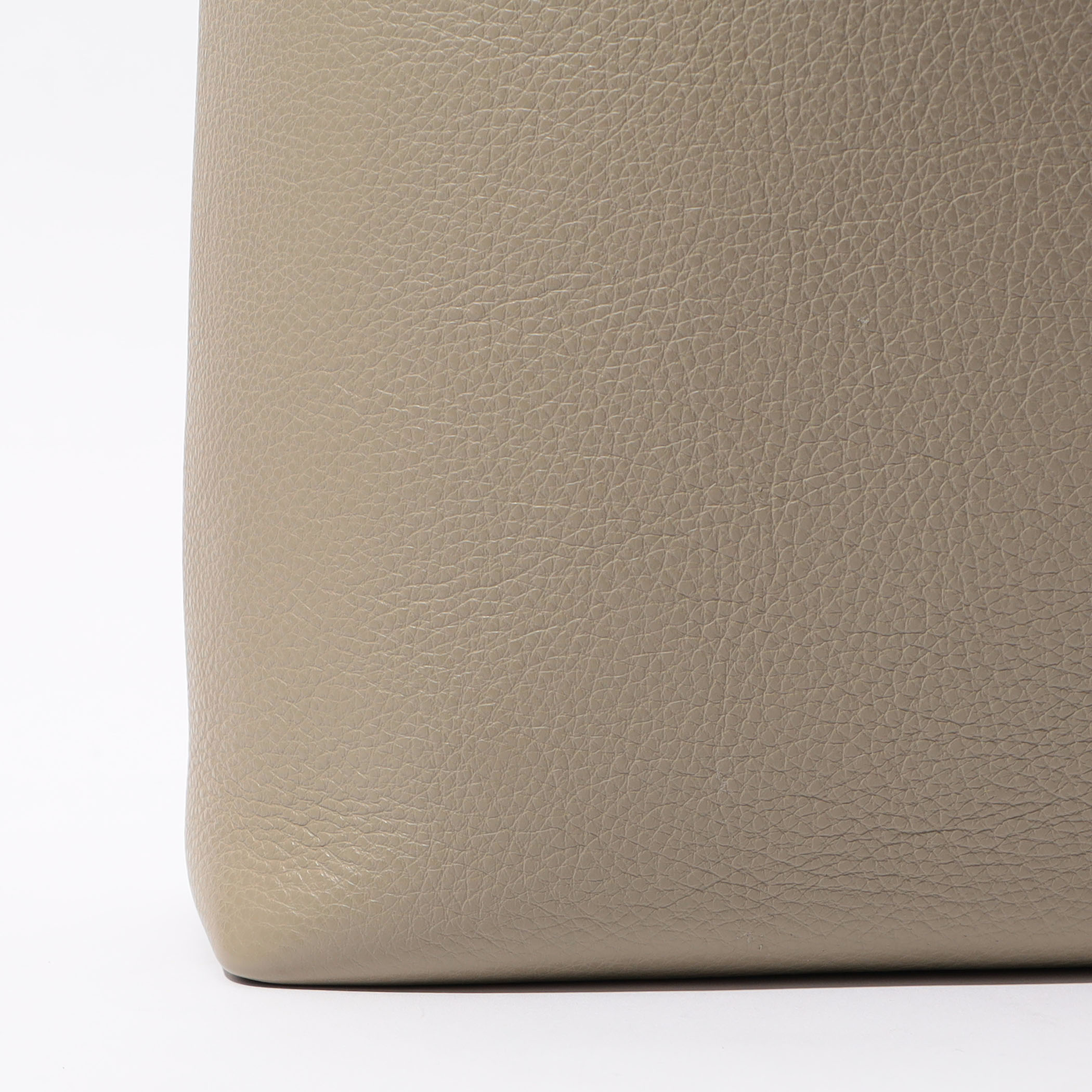 Aeta SHOULDER：M｜トゥモローランド 公式サイト