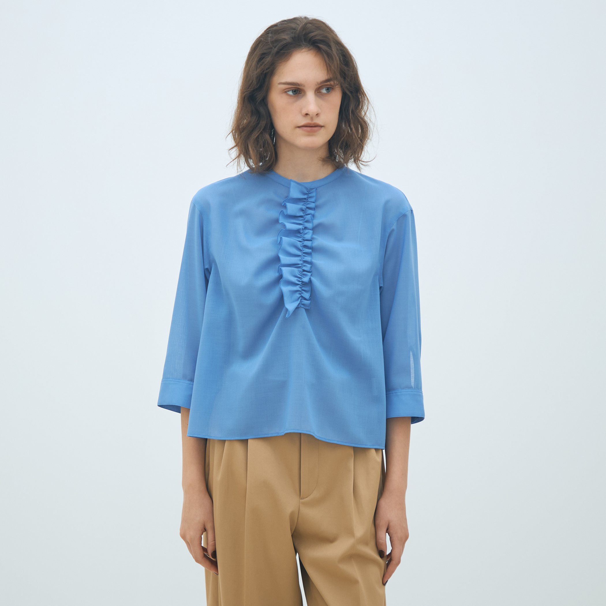 ポリエステルウールボイル フリルブラウス｜トゥモローランド 公式通販