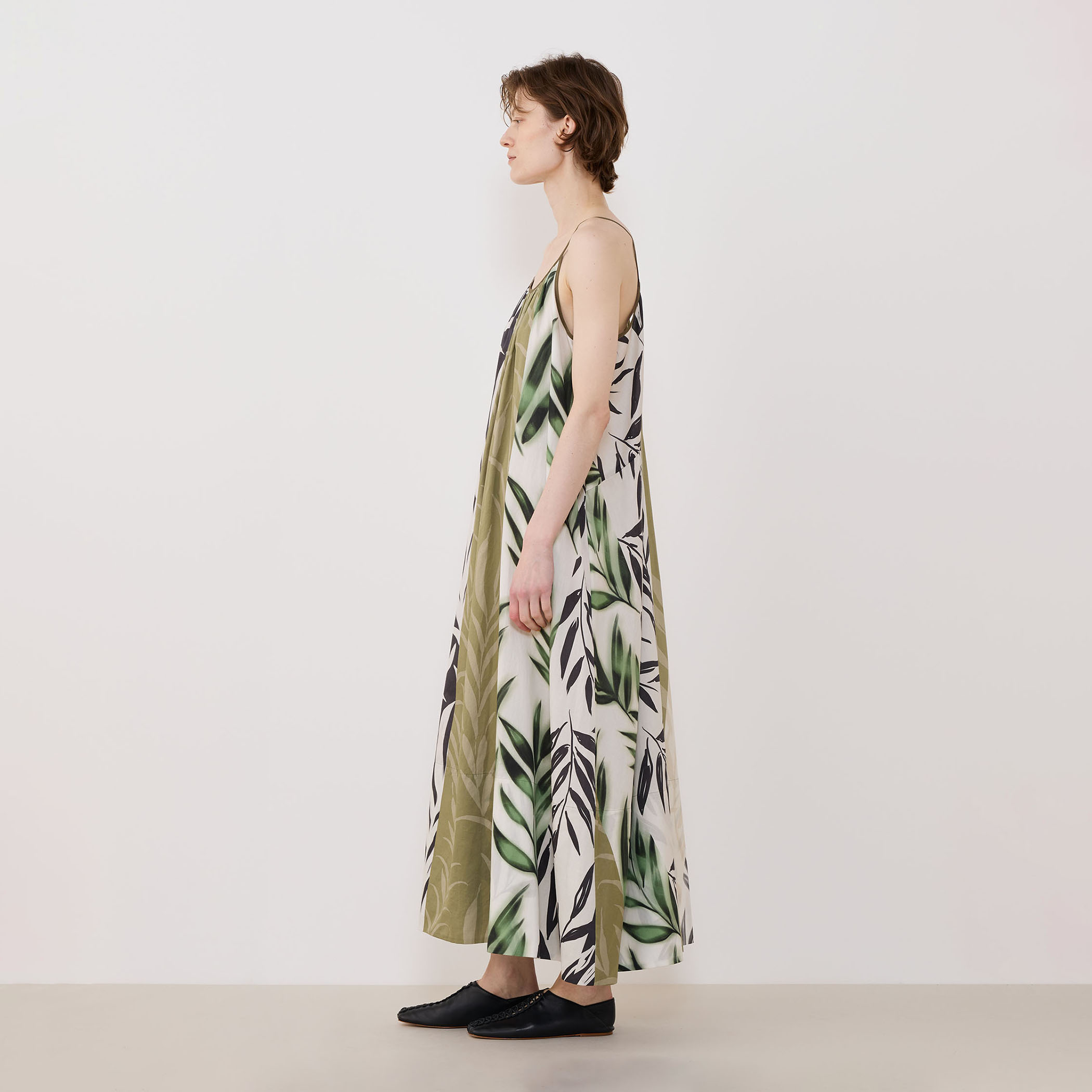 コースタルフローラプリント ギャザーキャミソールワンピース