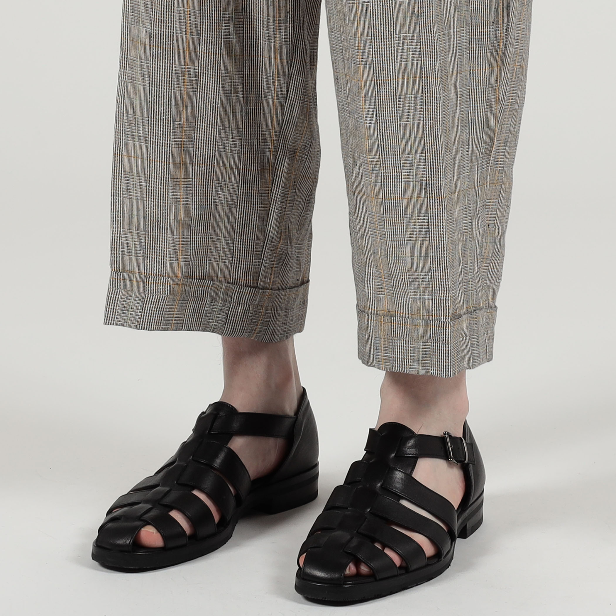 リネン グレンチェック 1タック ペグトップパンツ｜トゥモローランド