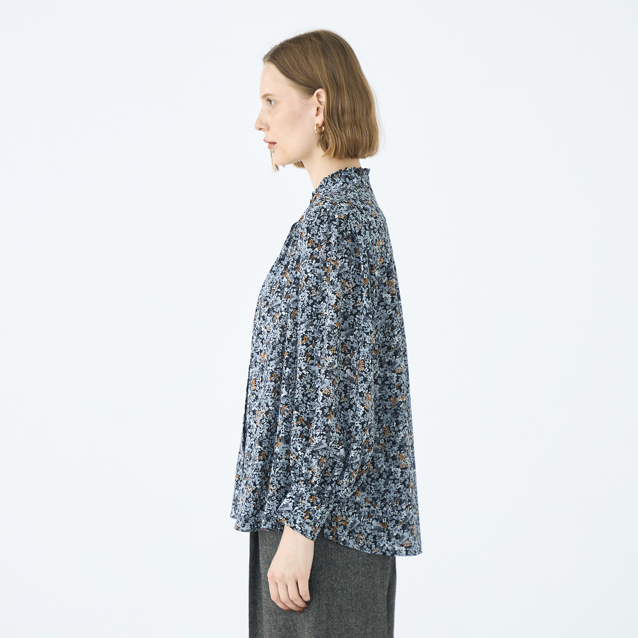 ブローフラワープリント フリルブラウス｜トゥモローランド 公式通販