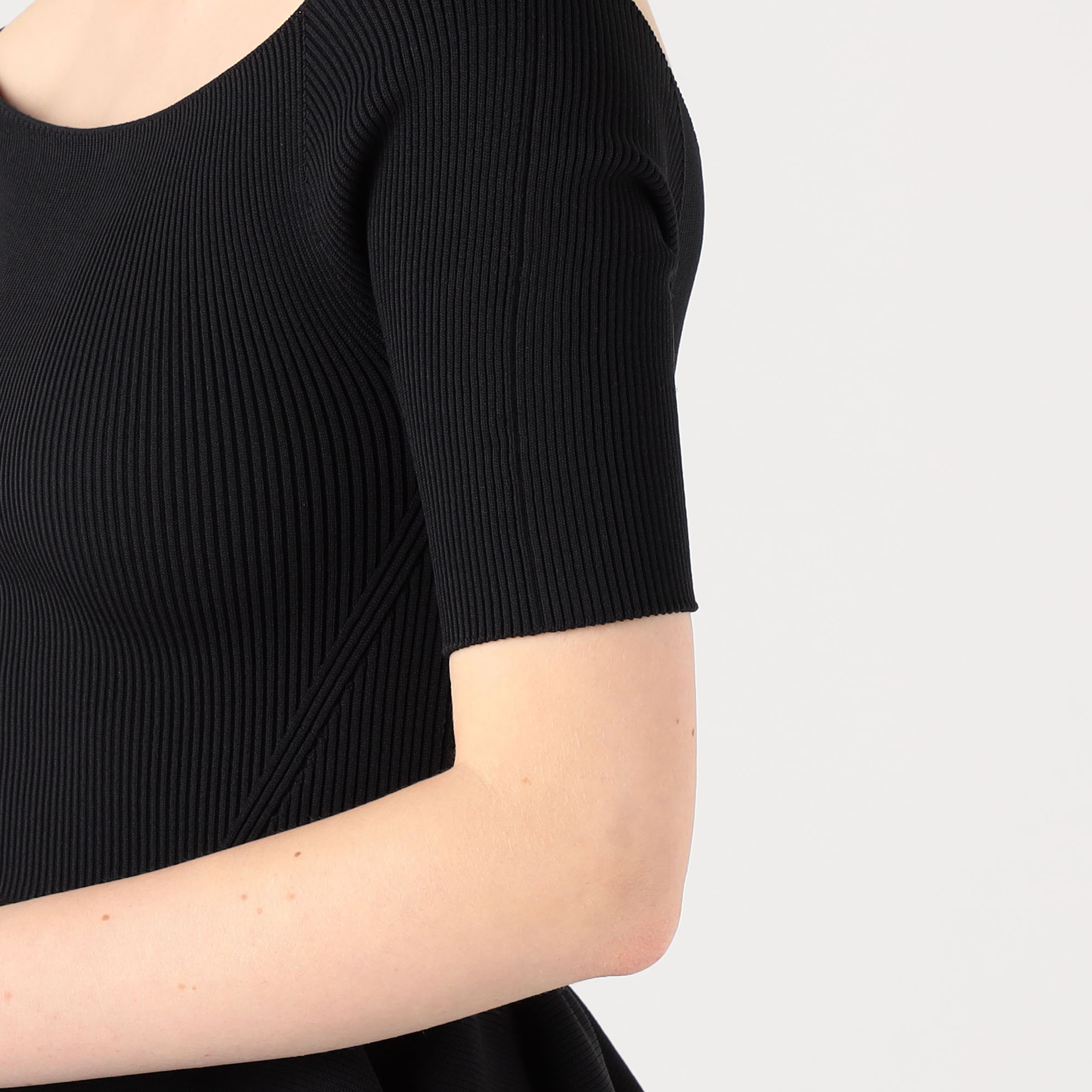 CFCL POTTERY HS OFF SHOULDER SHORT SLEEVE TOP｜トゥモローランド