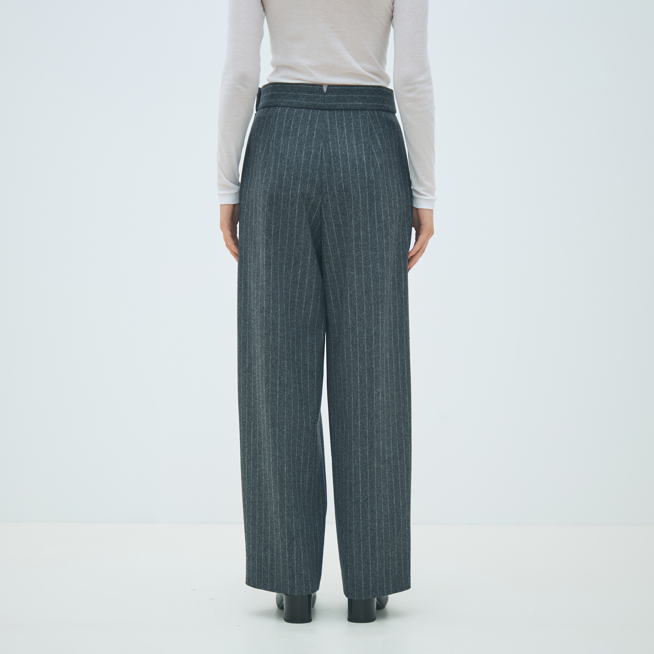 ウールナイロンフランネル ベイカーパンツ｜トゥモローランド 公式通販