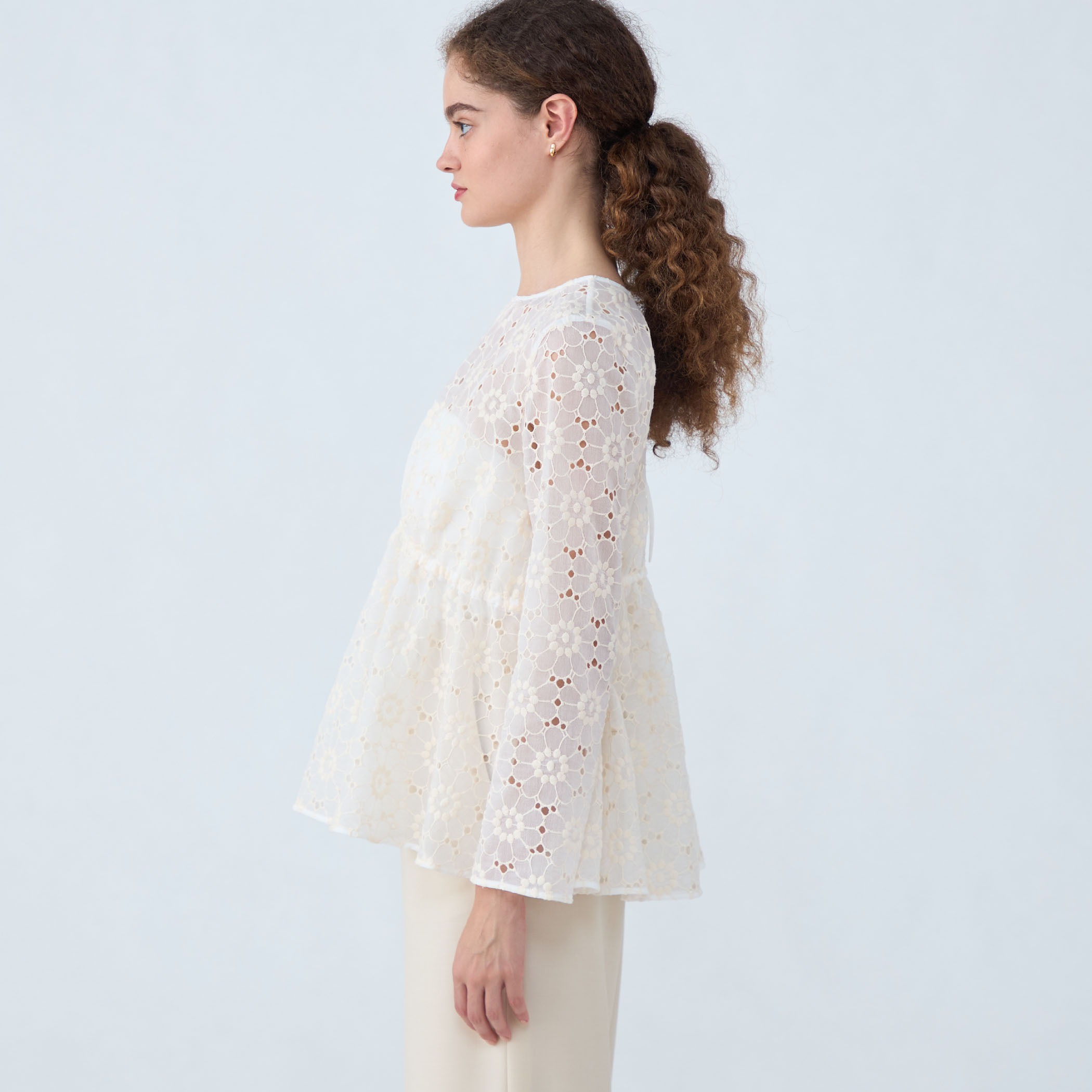 エンブロイダリーオーガンザ ウエストギャザーブラウス