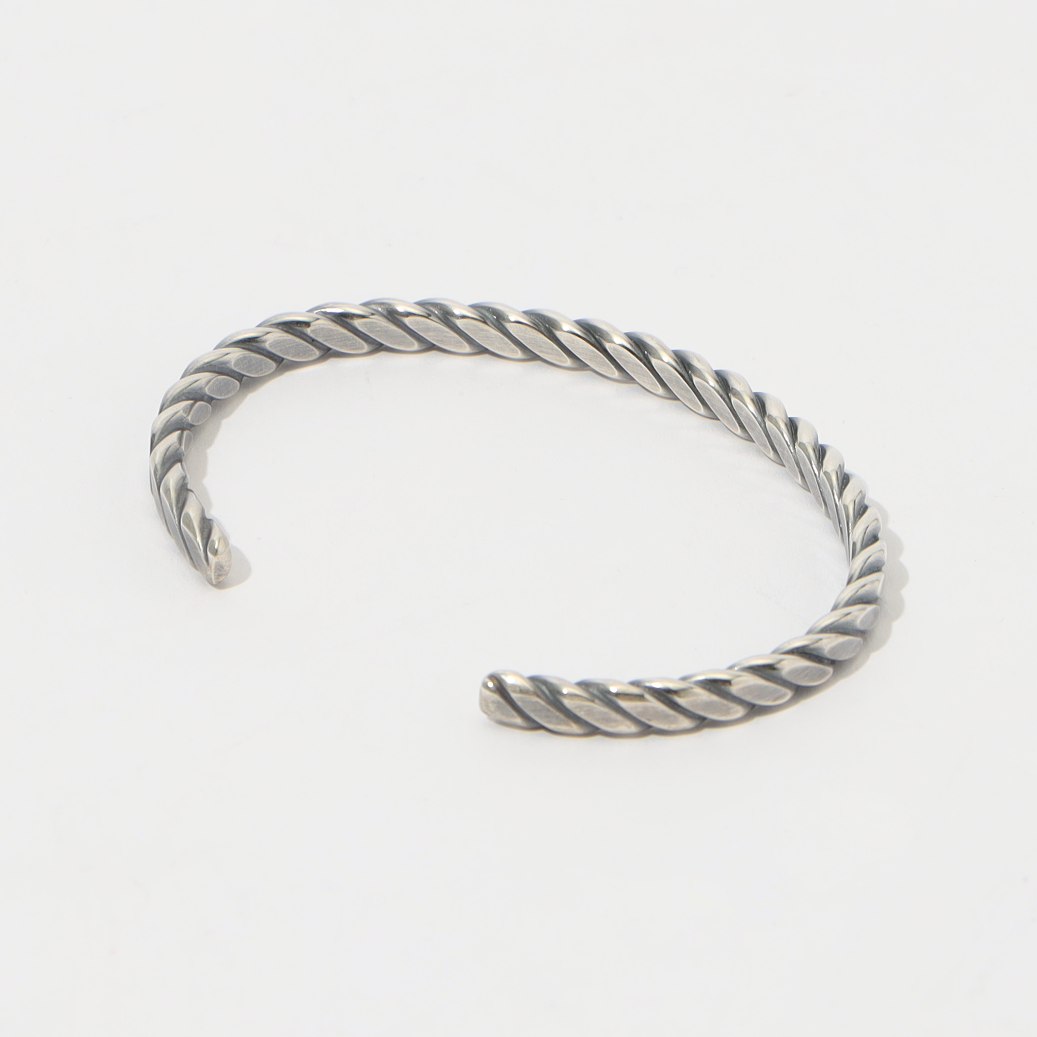 STUDEBAKER METALS PLAIT CUFF ツイスト シルバーバングル