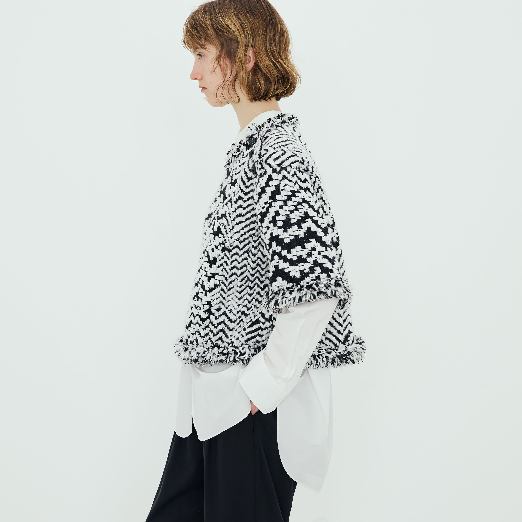 モノトーンジャカード ハーフスリーブトップ｜トゥモローランド 公式通販