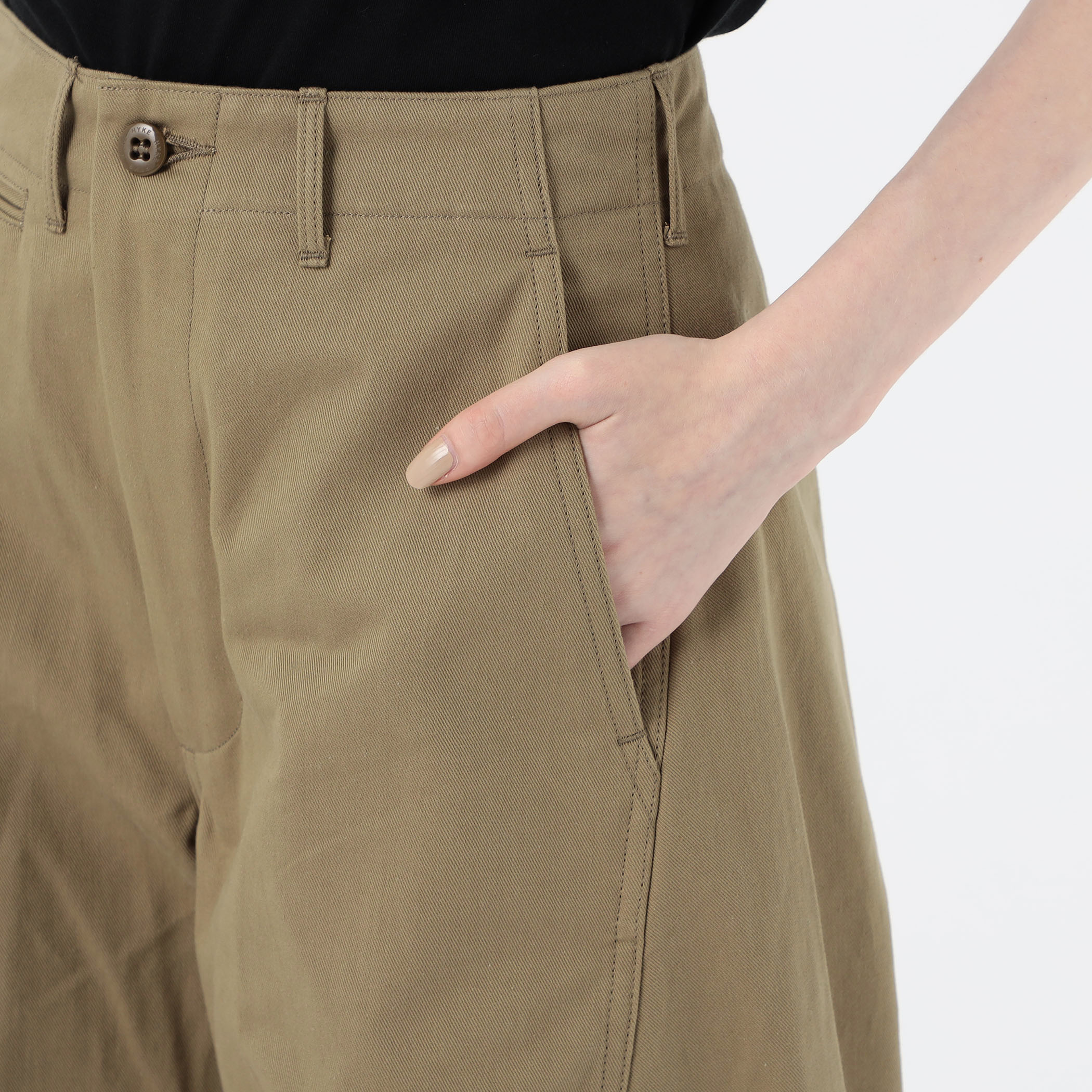 HYKE バレルレッグ チノパンツ｜トゥモローランド 公式サイト