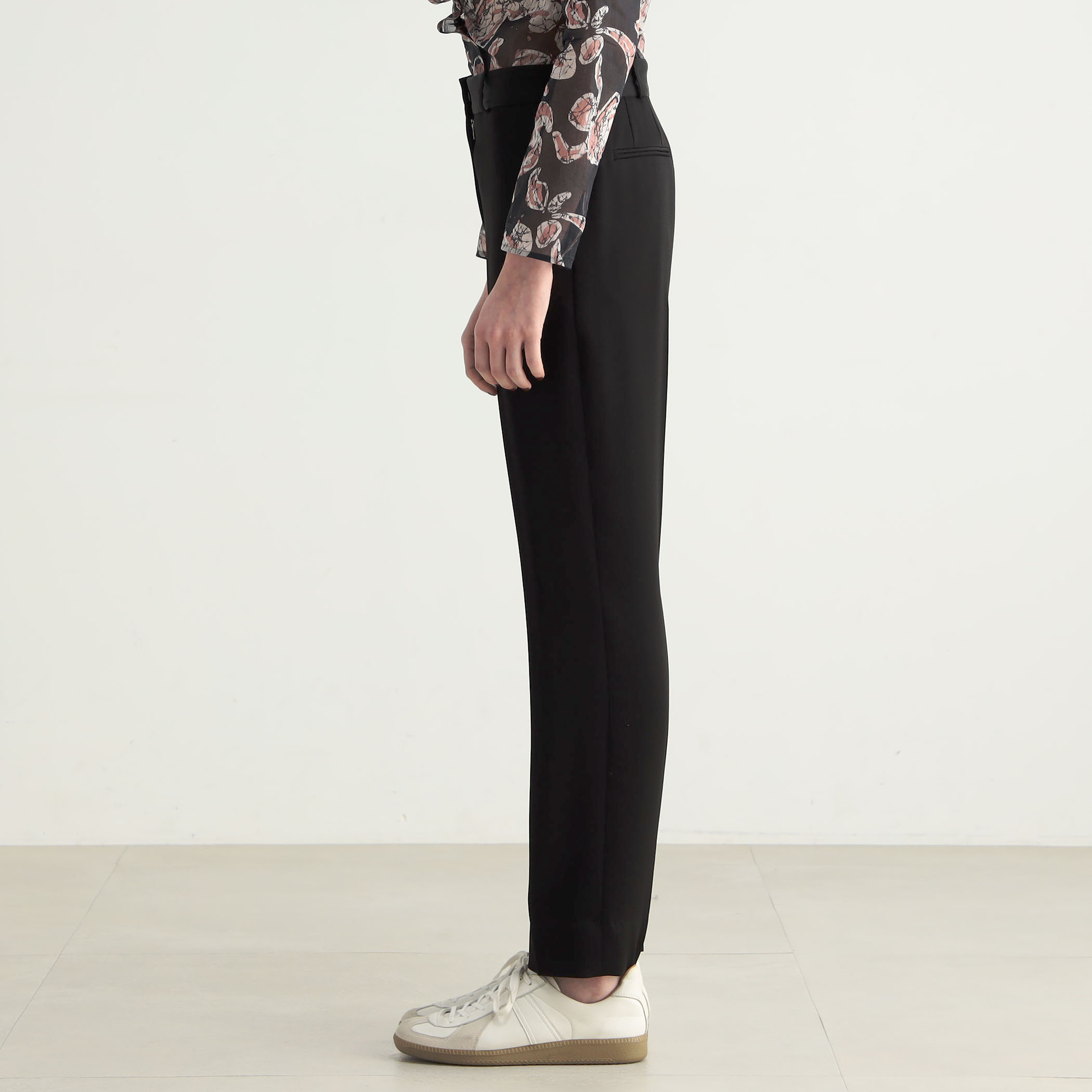 ジョーゼットサテン ストレートパンツ｜トゥモローランド 公式通販