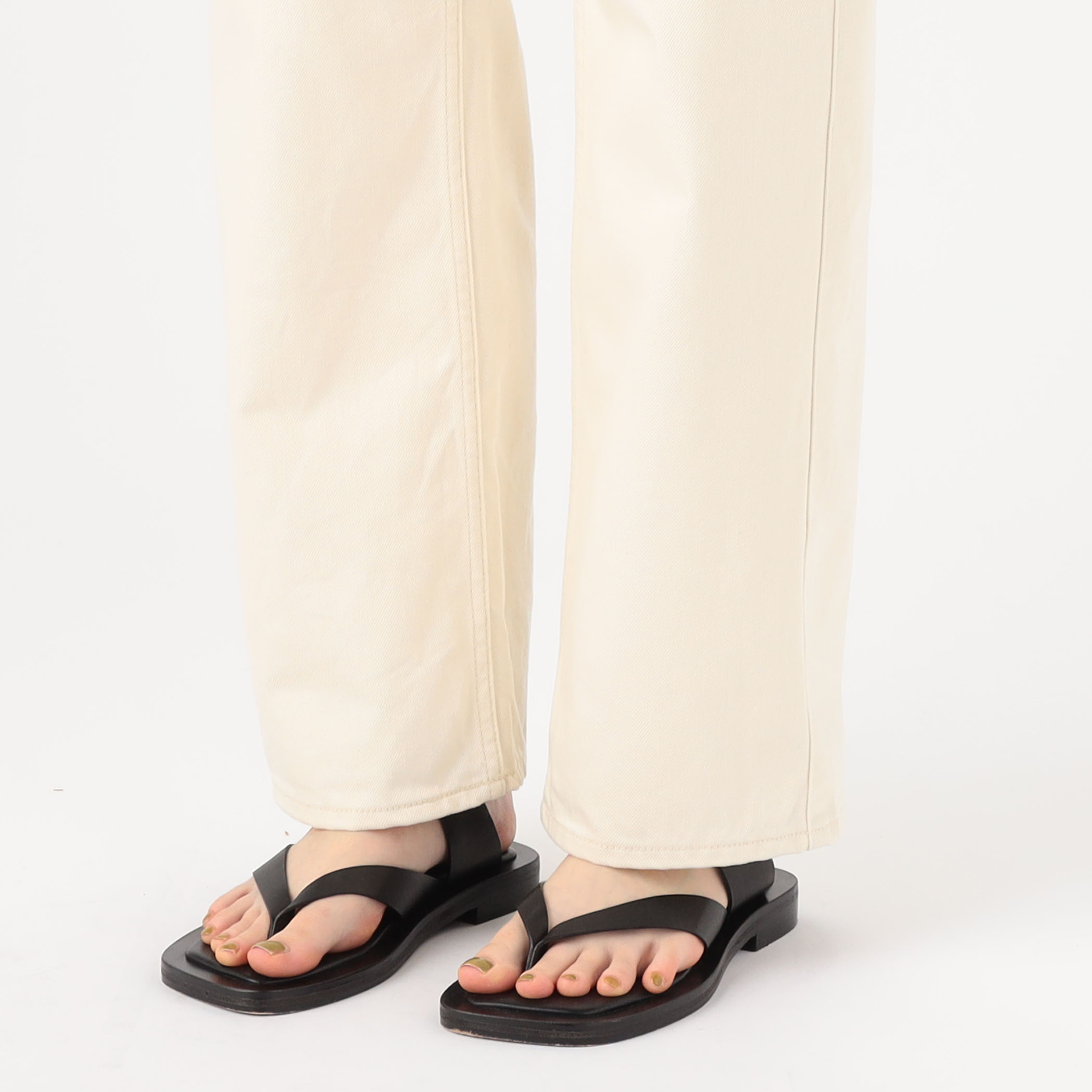 コットンホワイトデニム セミワイドパンツ｜トゥモローランド 公式通販