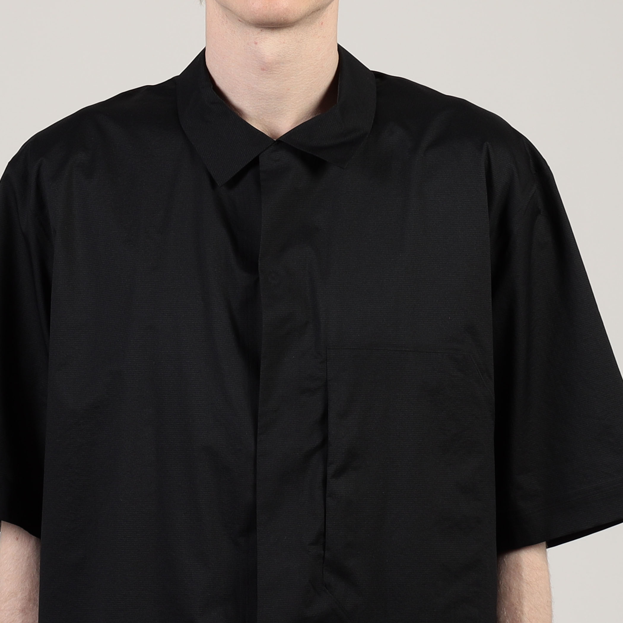 ARC'TERYX Veilance Demlo SS Shirt M｜トゥモローランド 公式サイト