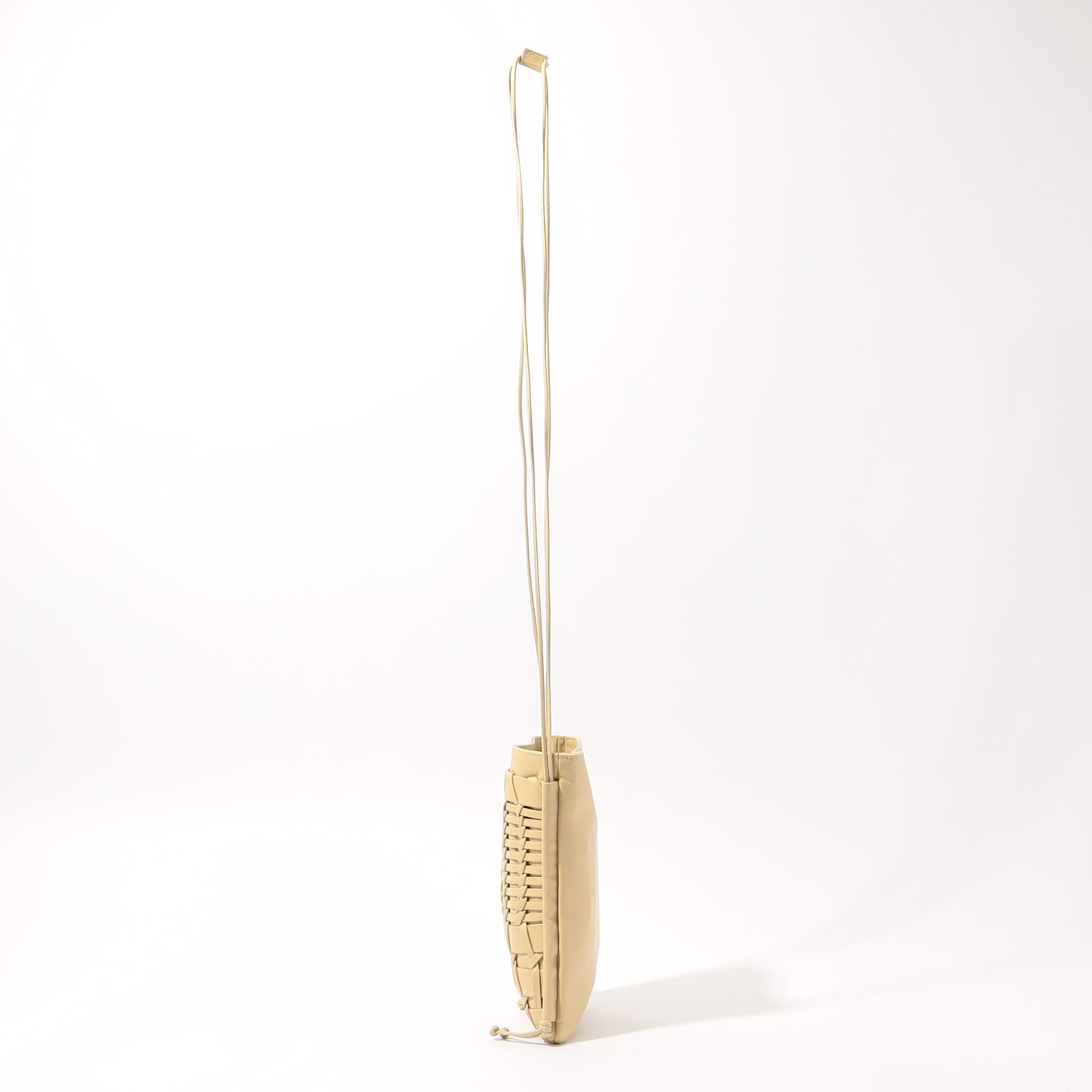 HEREU TRENA フラットスクエア クロスボディバッグ