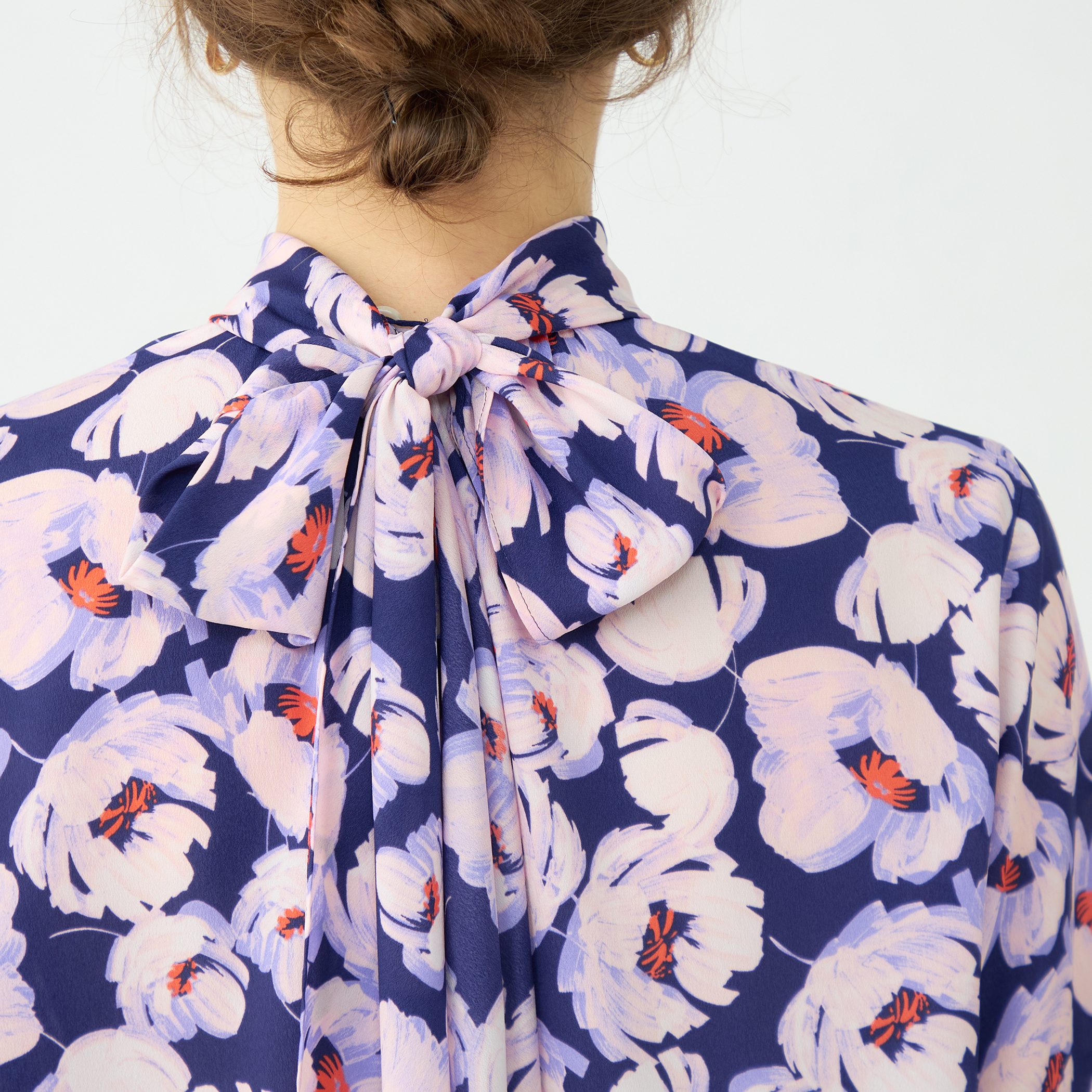 フェザリーフラワープリント ボウタイブラウス｜トゥモローランド 公式通販