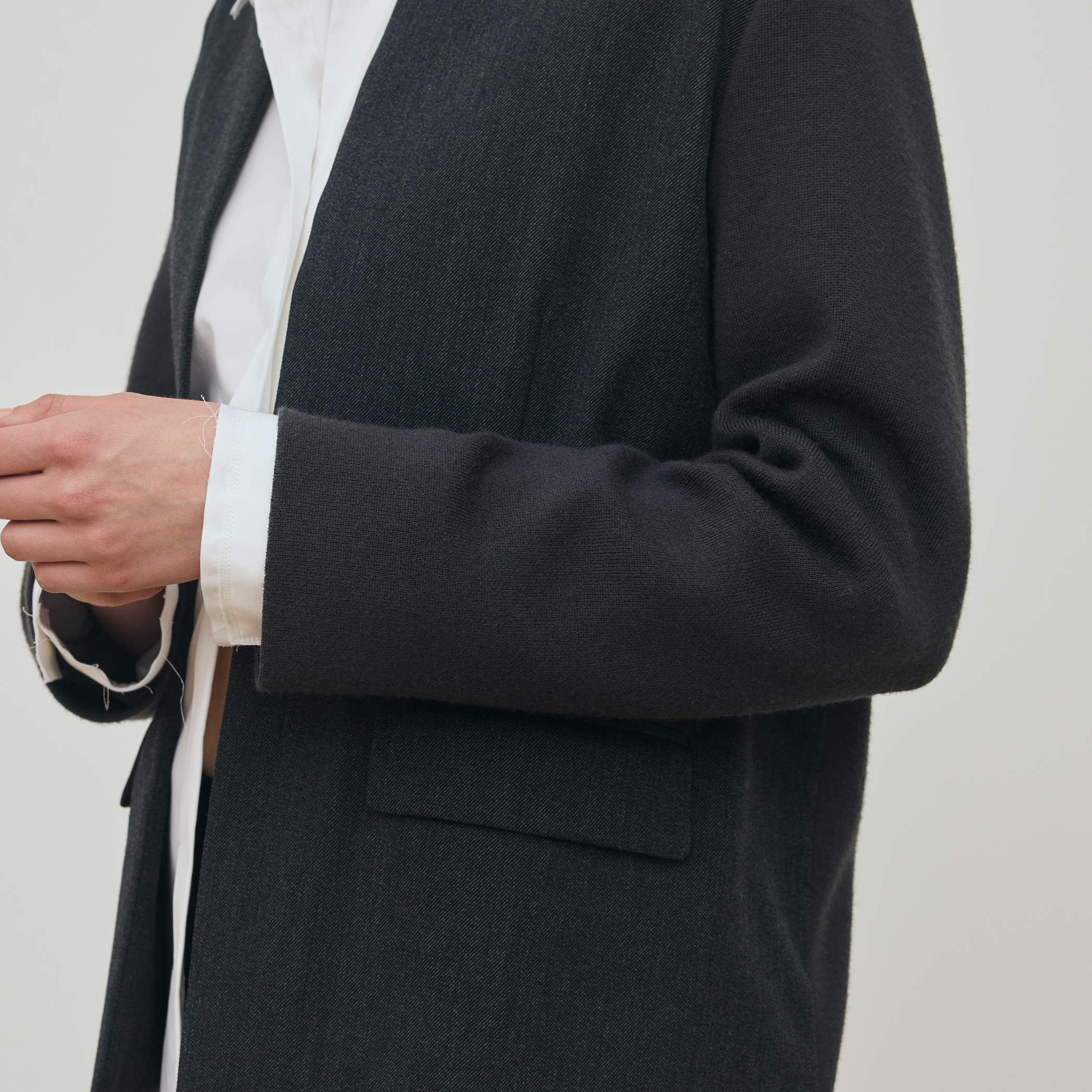 ウールファブリックコンビ クルーネックジャケット｜トゥモローランド