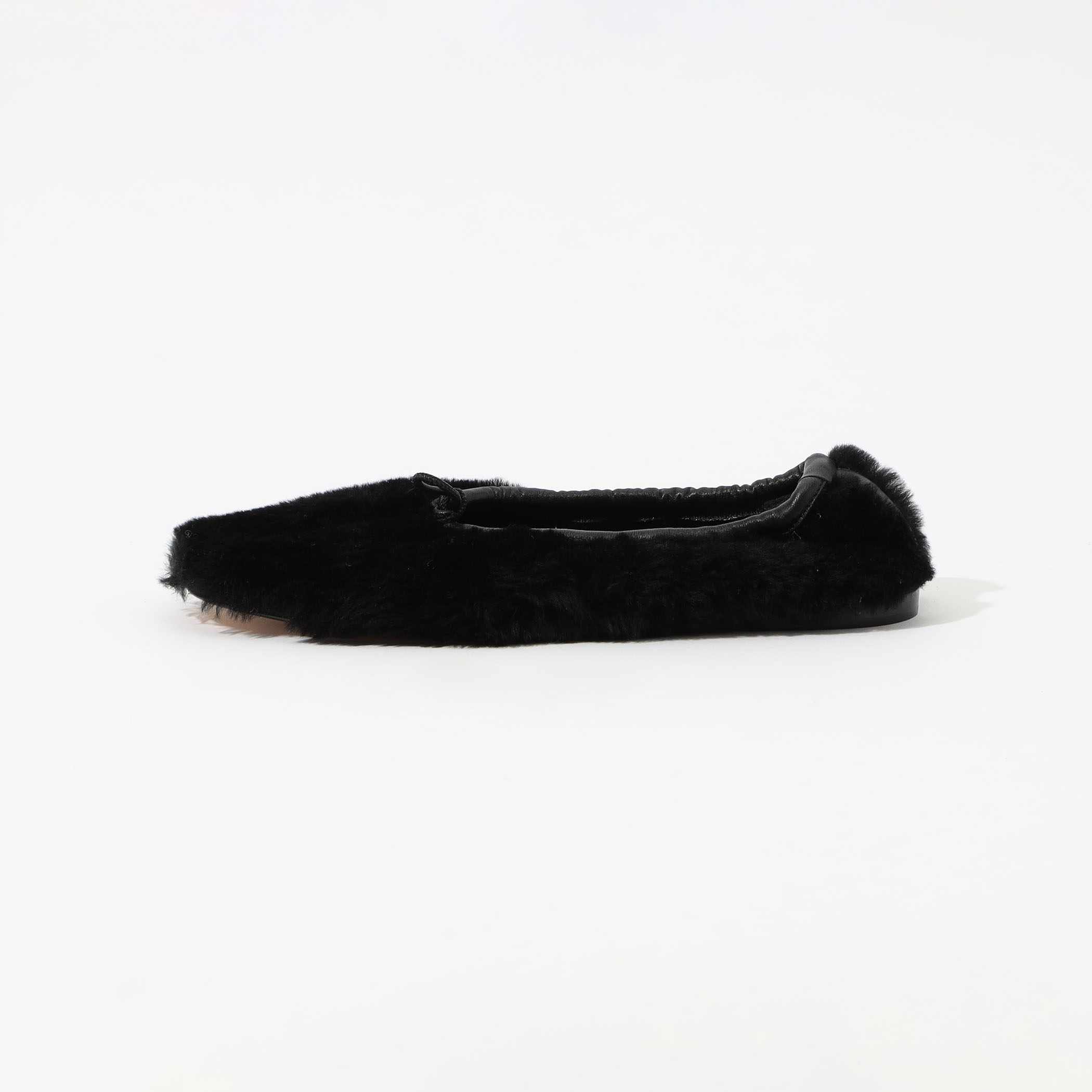 HEREU Puntera Shearling ムートンフラットシューズ｜トゥモローランド