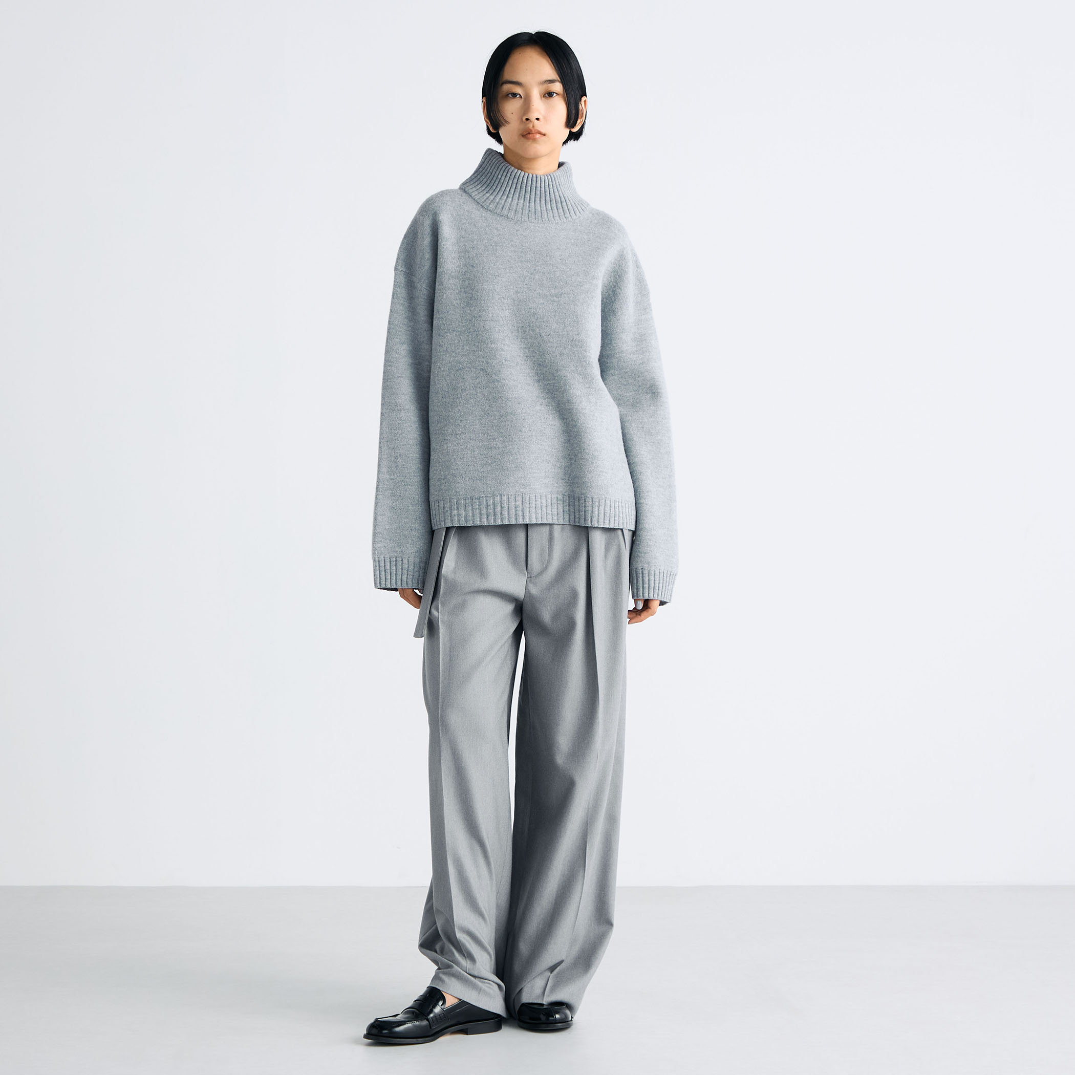 フェルテッドウール タートルネックニット｜トゥモローランド 公式通販