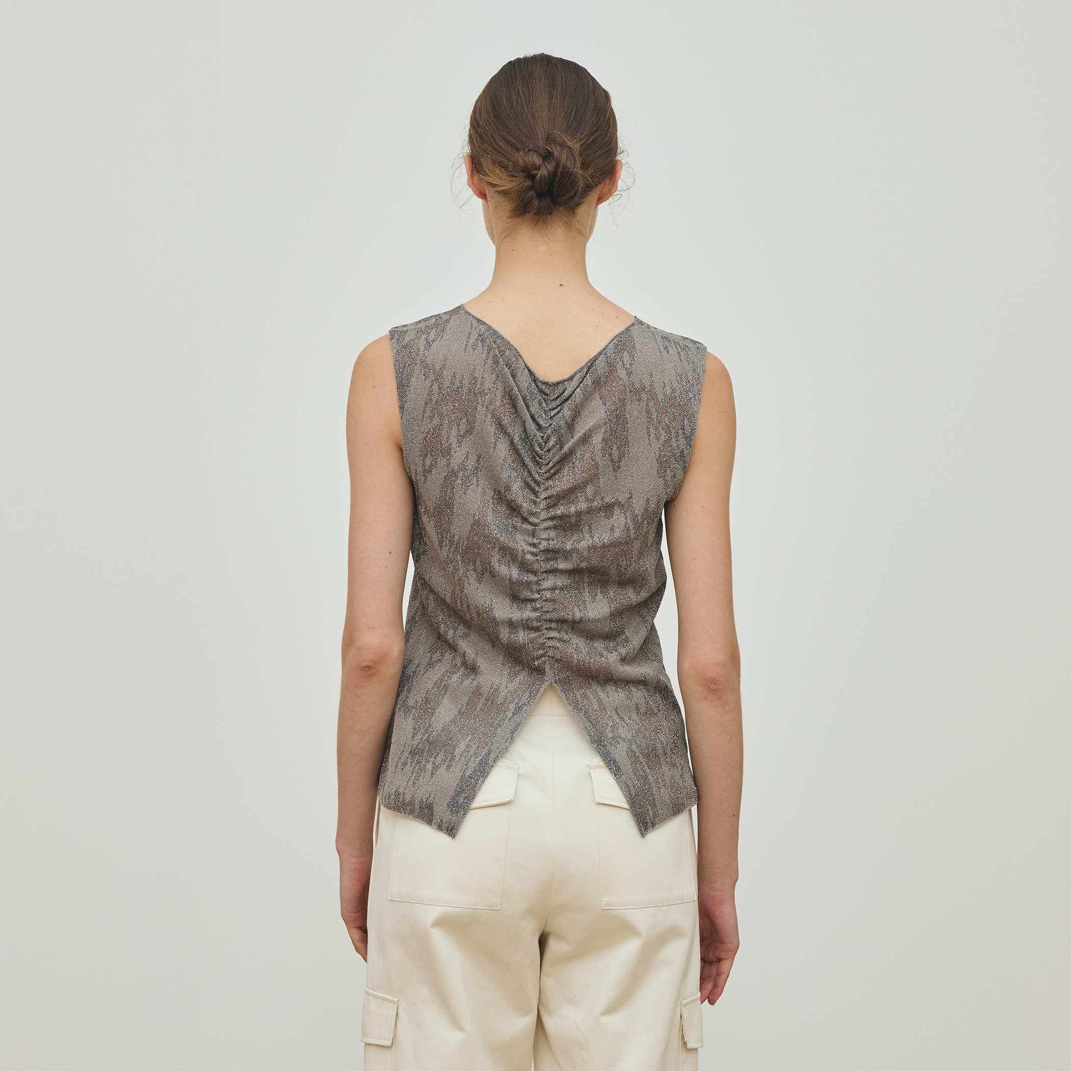 ソフトラメジャカード ノースリーブプルオーバー｜トゥモローランド