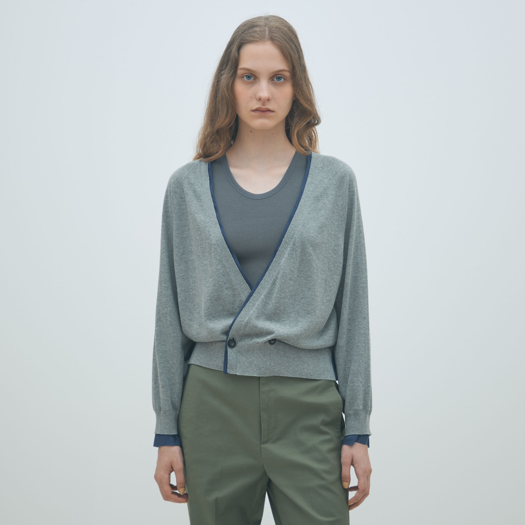 ファブリックコンビ Vネックカーディガン｜トゥモローランド 公式通販