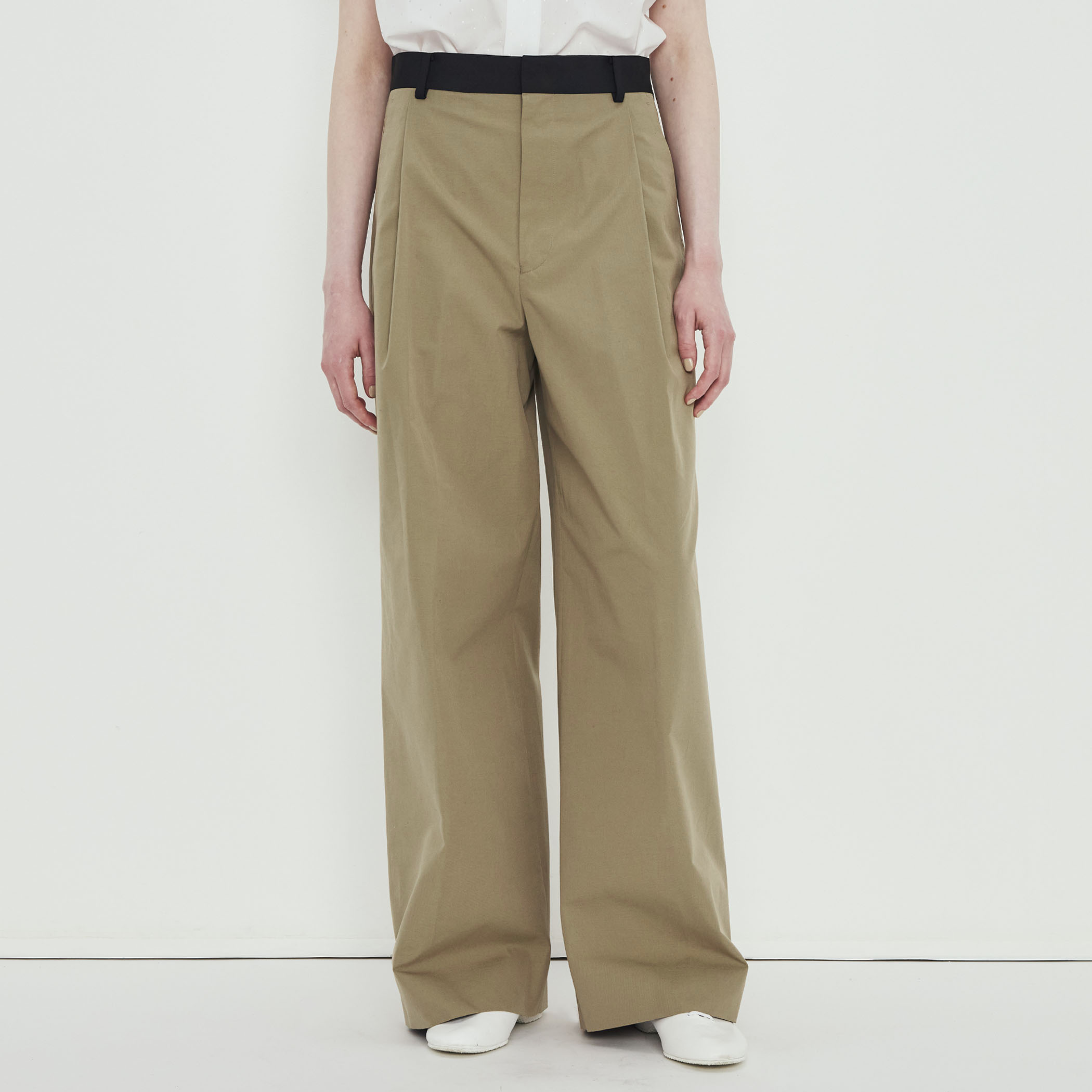 コンパクトポプリン 1タックワイドパンツ｜トゥモローランド 公式通販