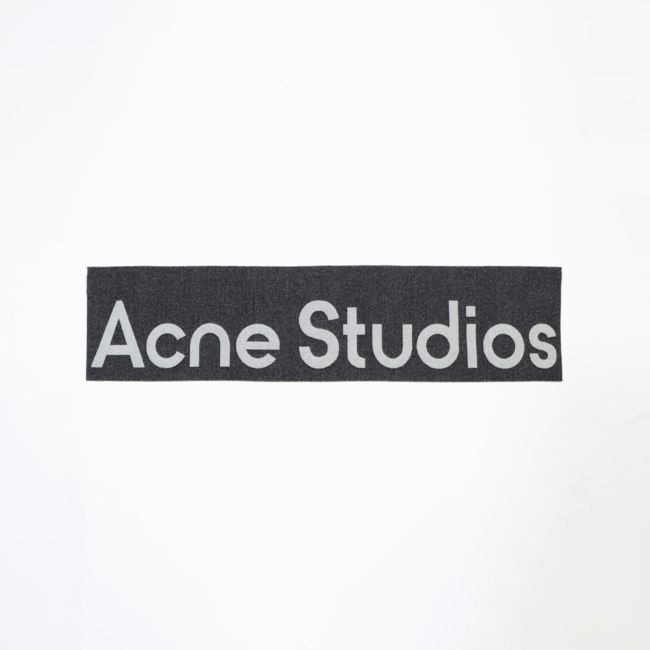 Acne Studios ロゴストール｜トゥモローランド 公式通販