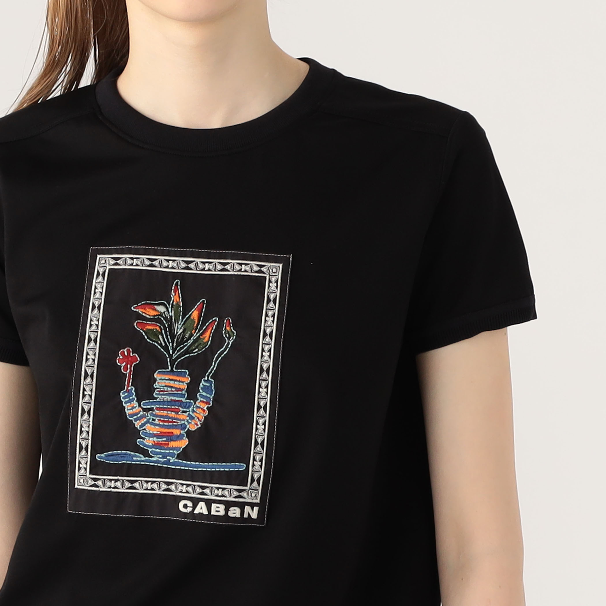 【キャバン】CABaN アフリカンエンブロイダリーTシャツ　白　Sサイズ CABaN tシャツ スビンコットン アフリカンエンブロイダリーTシャツ