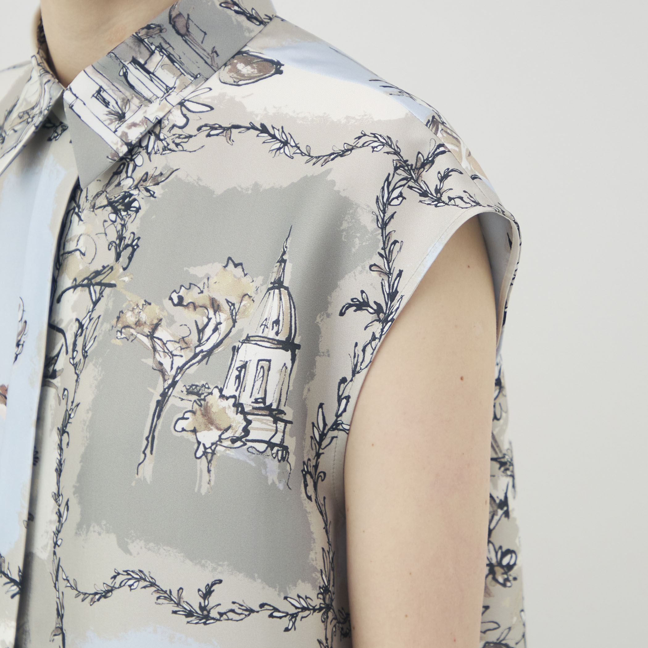 WEB先行予約】ローマプリント フレンチスリーブブラウス