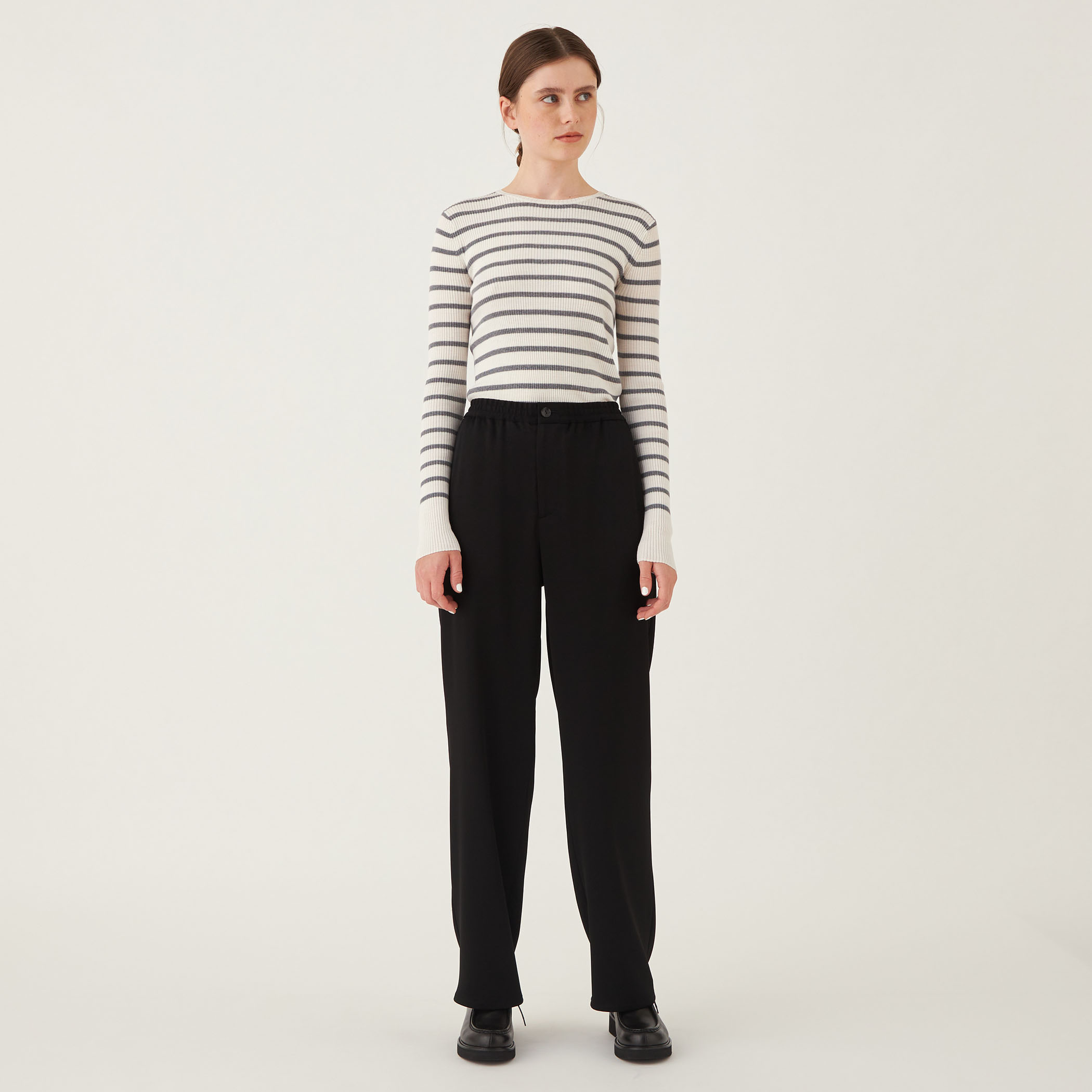 【新品タグ付】SEVENTEN ベーシックパンツ（ダンガリー）S 新品タグ付】SEVENTEN ベーシックパンツ（ダンガリー）S 新品タグ付