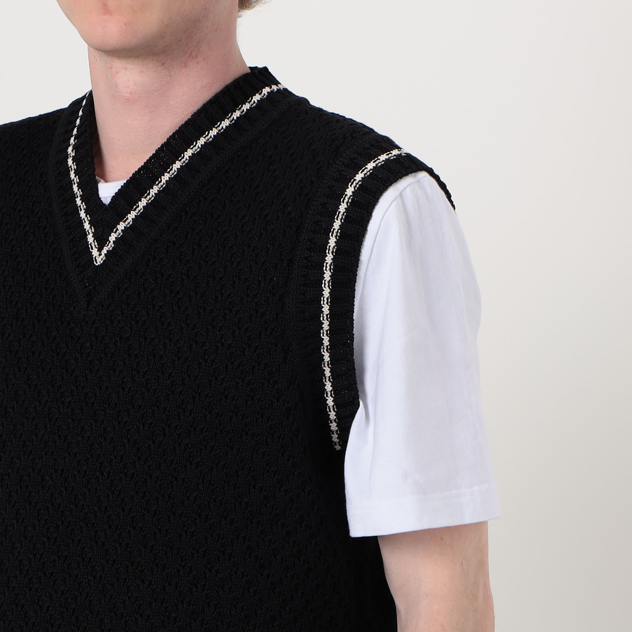 OUAT META VEST コットン Vネック ニットベスト｜トゥモローランド