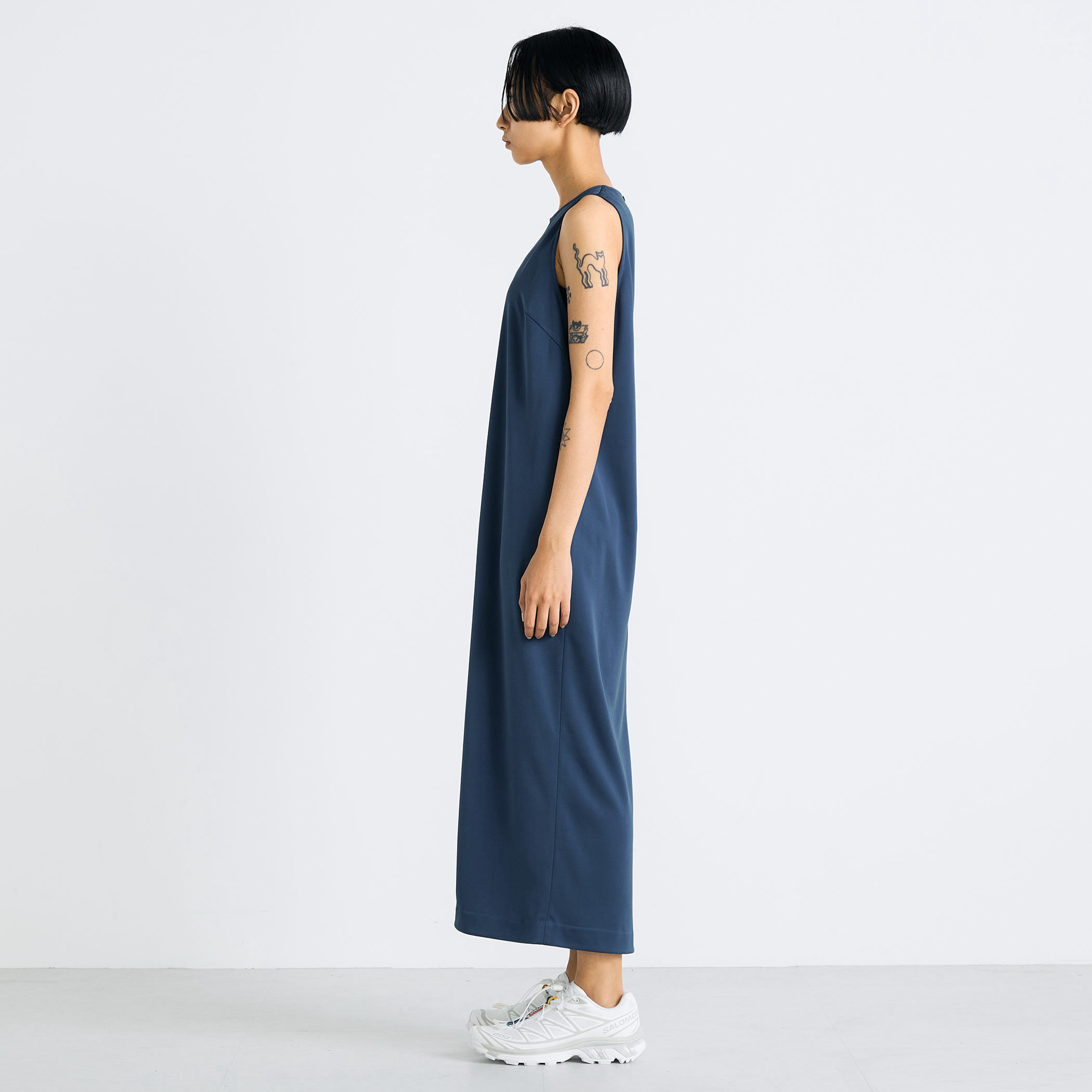 サテンダンボール ノースリーブ ワンピース｜トゥモローランド 公式通販