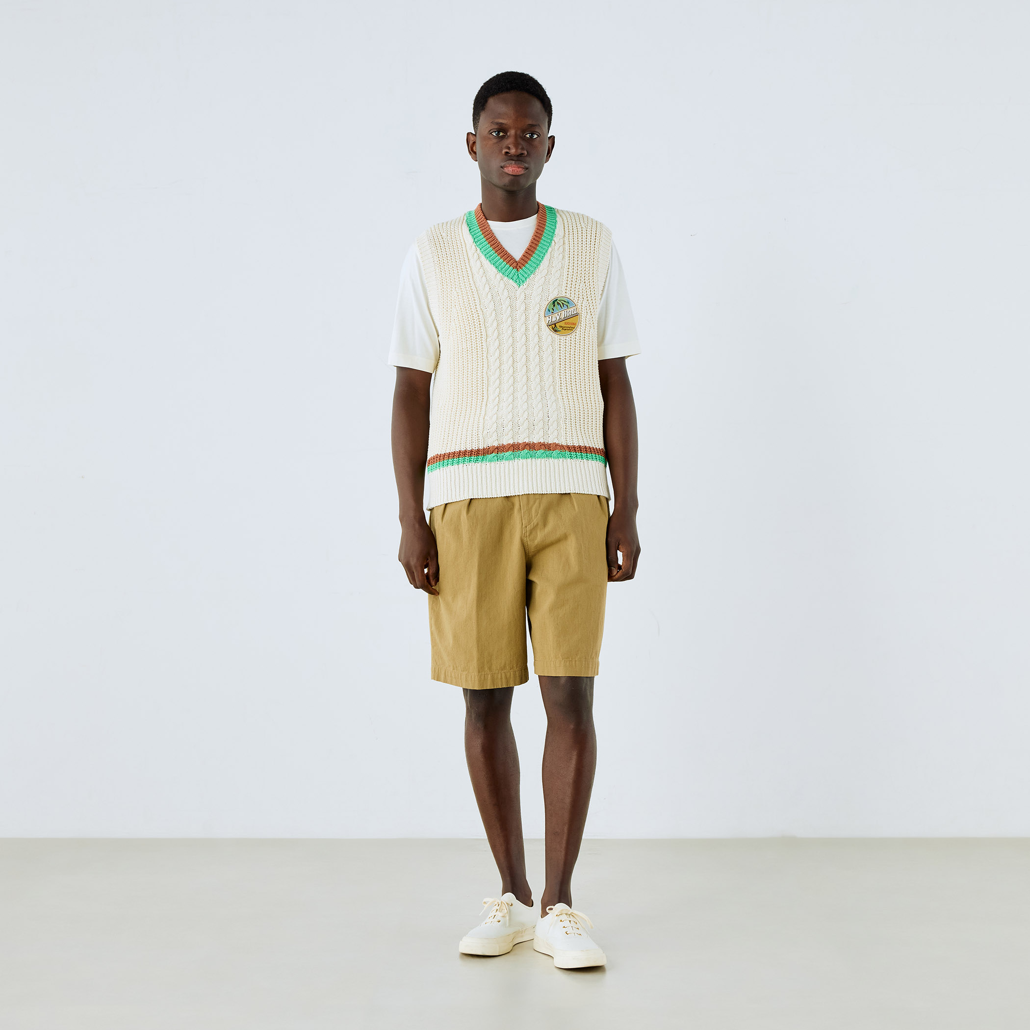 ペーパーコットン Vネックチルデンベスト｜トゥモローランド 公式通販