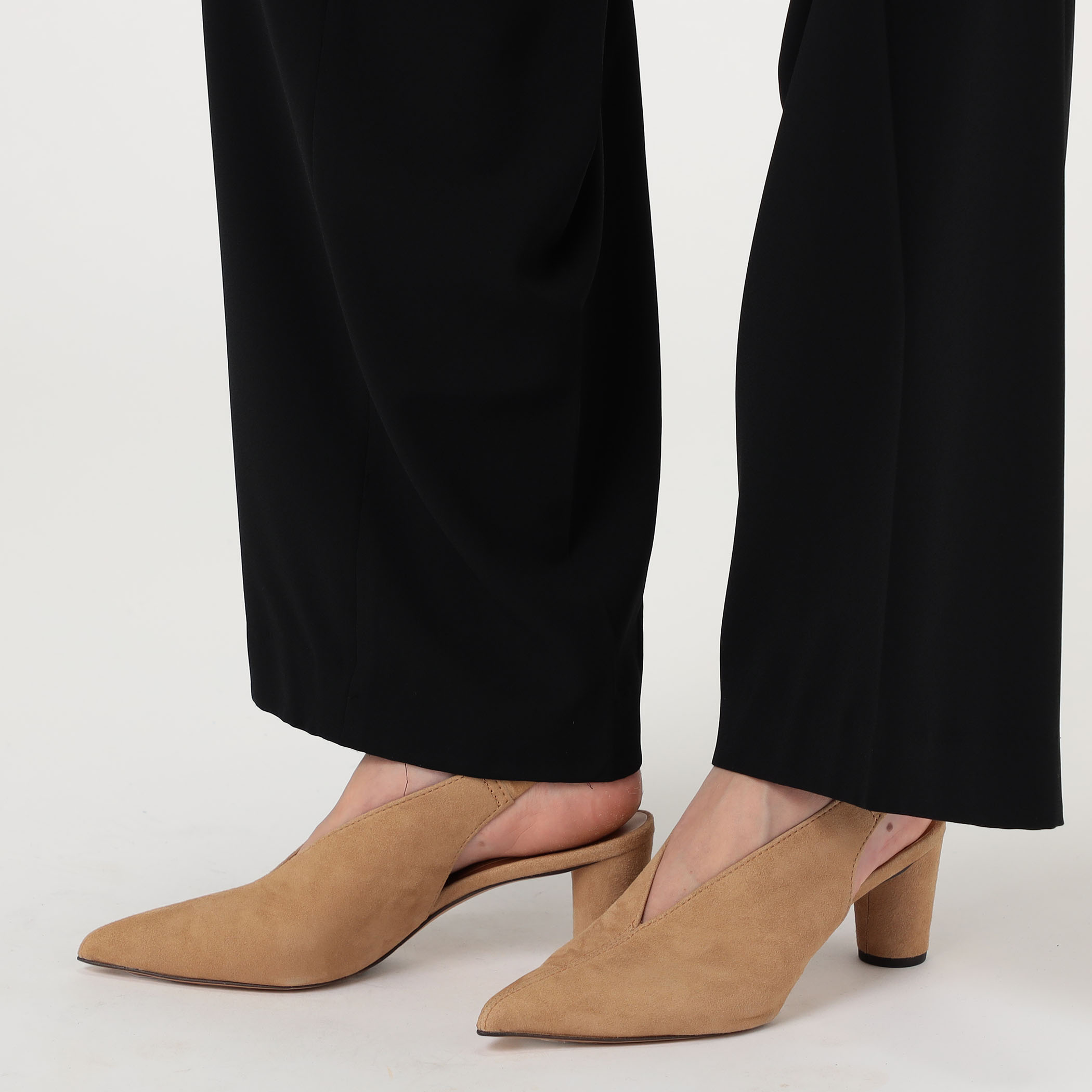 HENRI EN VARGO MONICA バックベルトパンプス HENRI EN VARGO（ヘンリエンヴァーゴ）の「HENRI EN VARGO