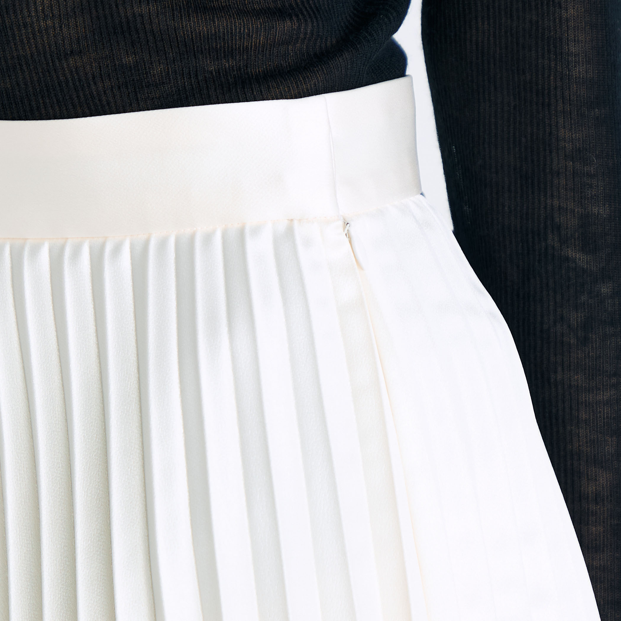 新品同様　MARK&LONA ホワイトプリーツスカート36 新品同様 MARK&LONA ホワイトプリーツスカート36