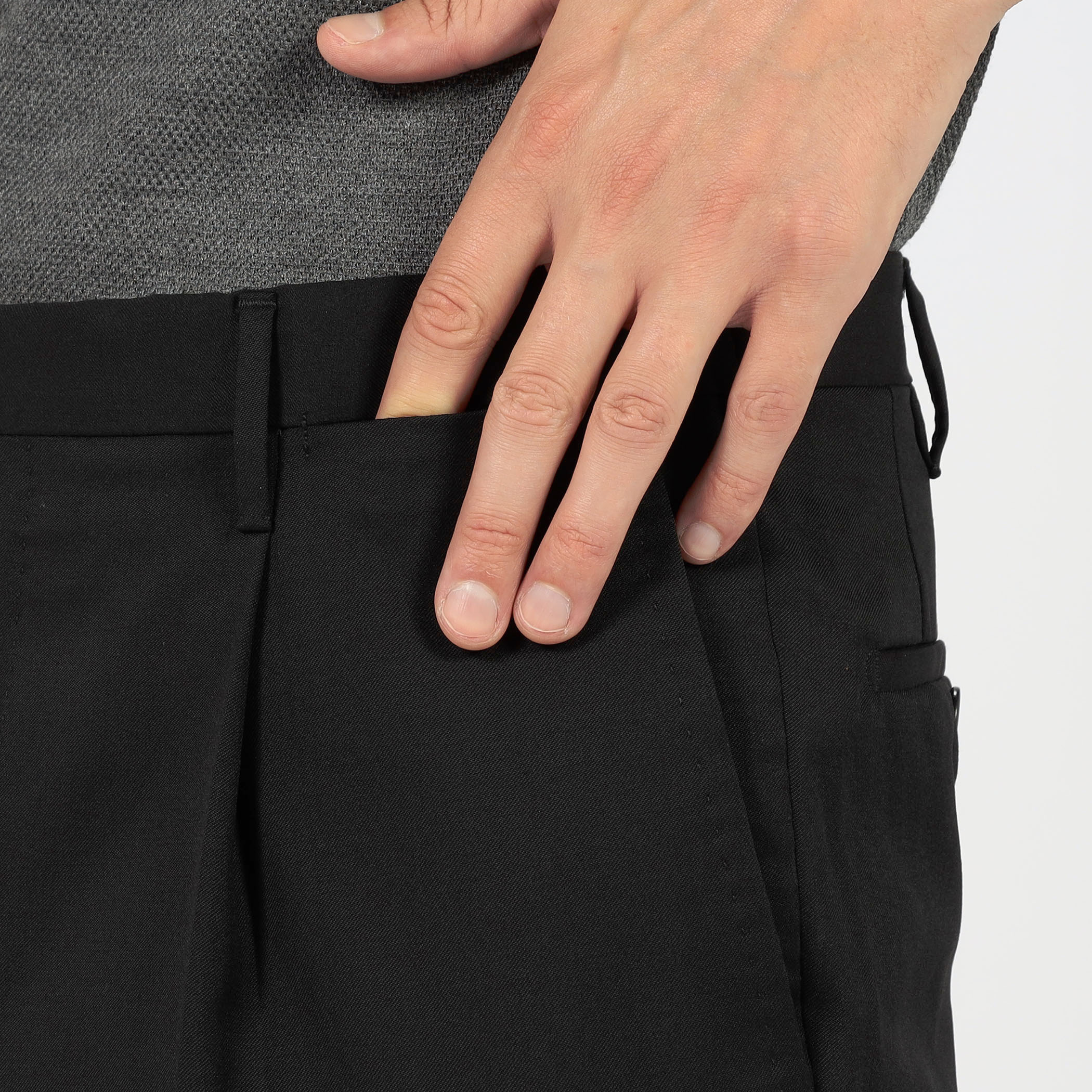 新品 ROTA 46 M ロータ 1プリーツ ウール スラックス 黒 ブラック ROTA ウール 1プリーツスラックス｜トゥモローランド 公式通販