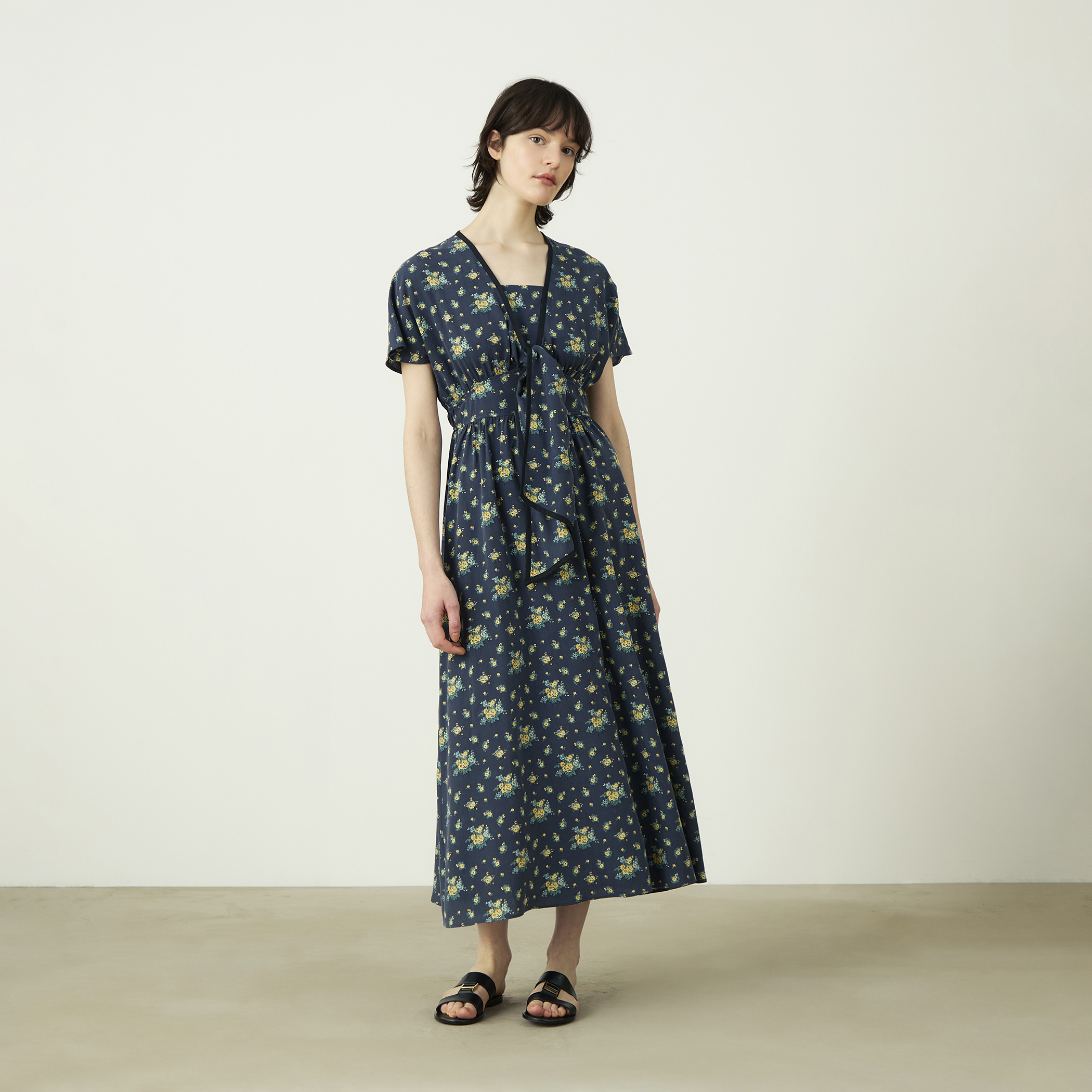 レーヨンプリント フロントノットワンピース｜トゥモローランド 公式通販