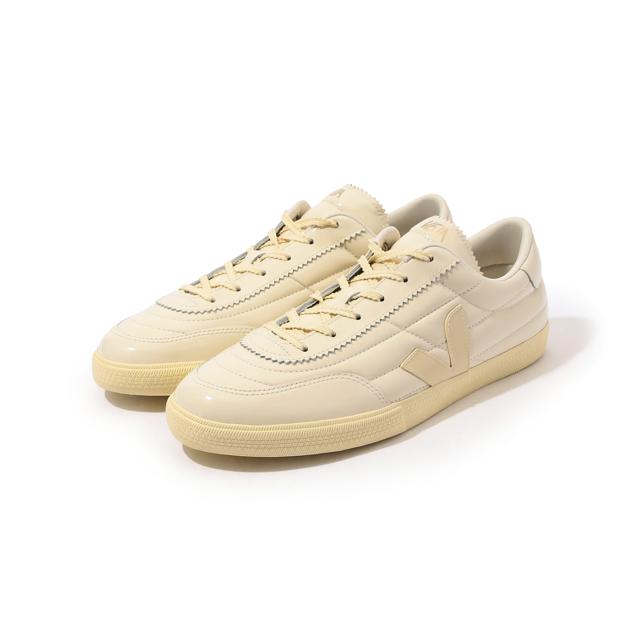 VEJA PANENKA PATENT スニーカー