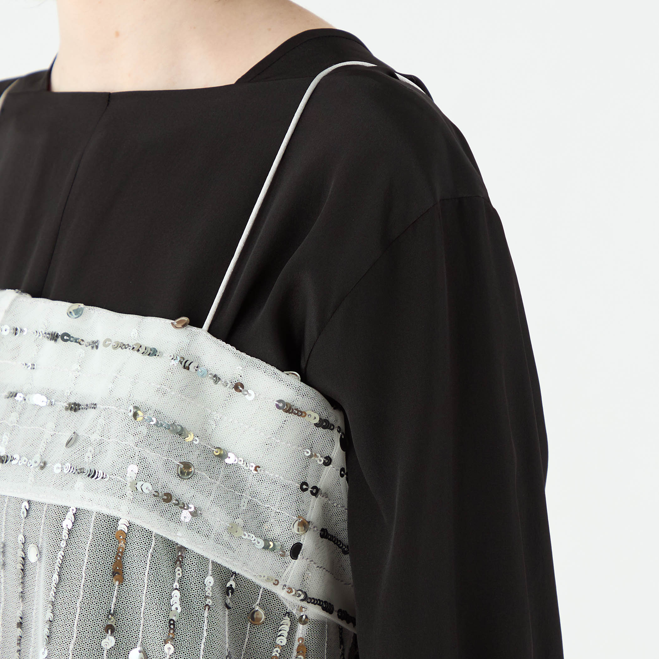 ドロップスパングルエンブロイダリー キャミソールブラウス