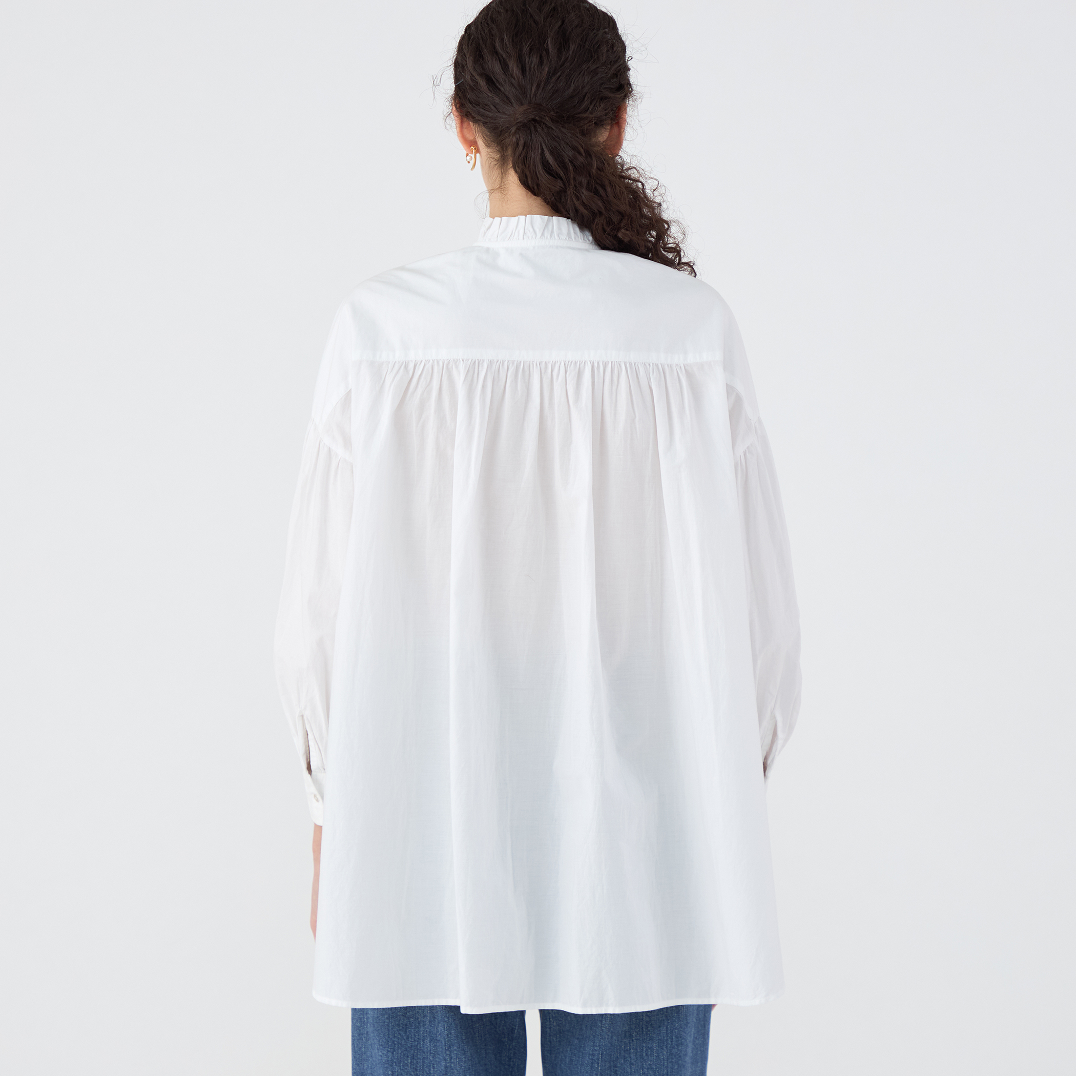 【TOMORROWLAND BUYING WEAR】【別注】ne Quittez pas BLACK TIERED FRILLED コットンシャツ 別注】ne Quittez pas BLACK TIERED FRILLED コットンシャツ