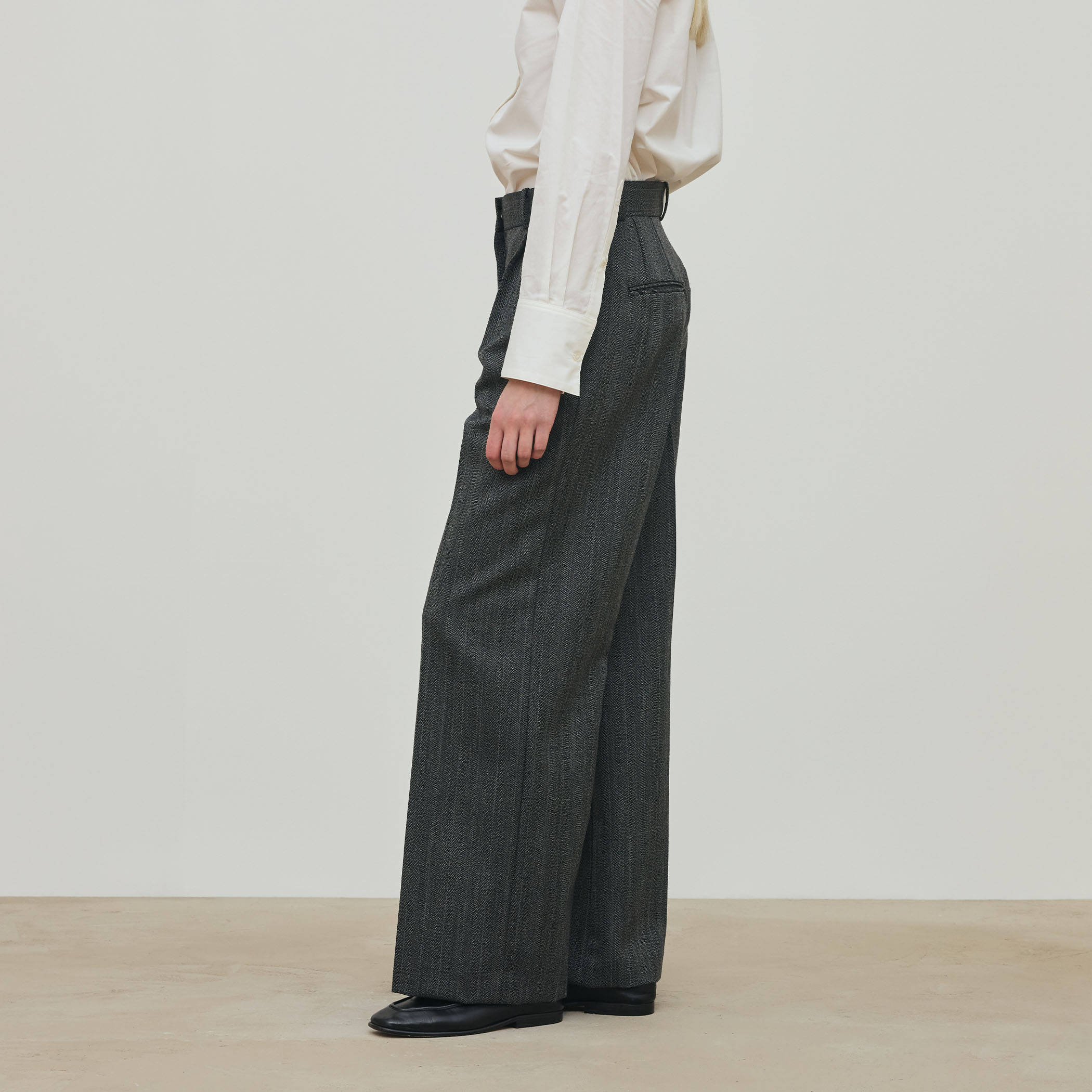 シェトランドへリンボーン ワイドパンツ｜トゥモローランド 公式通販