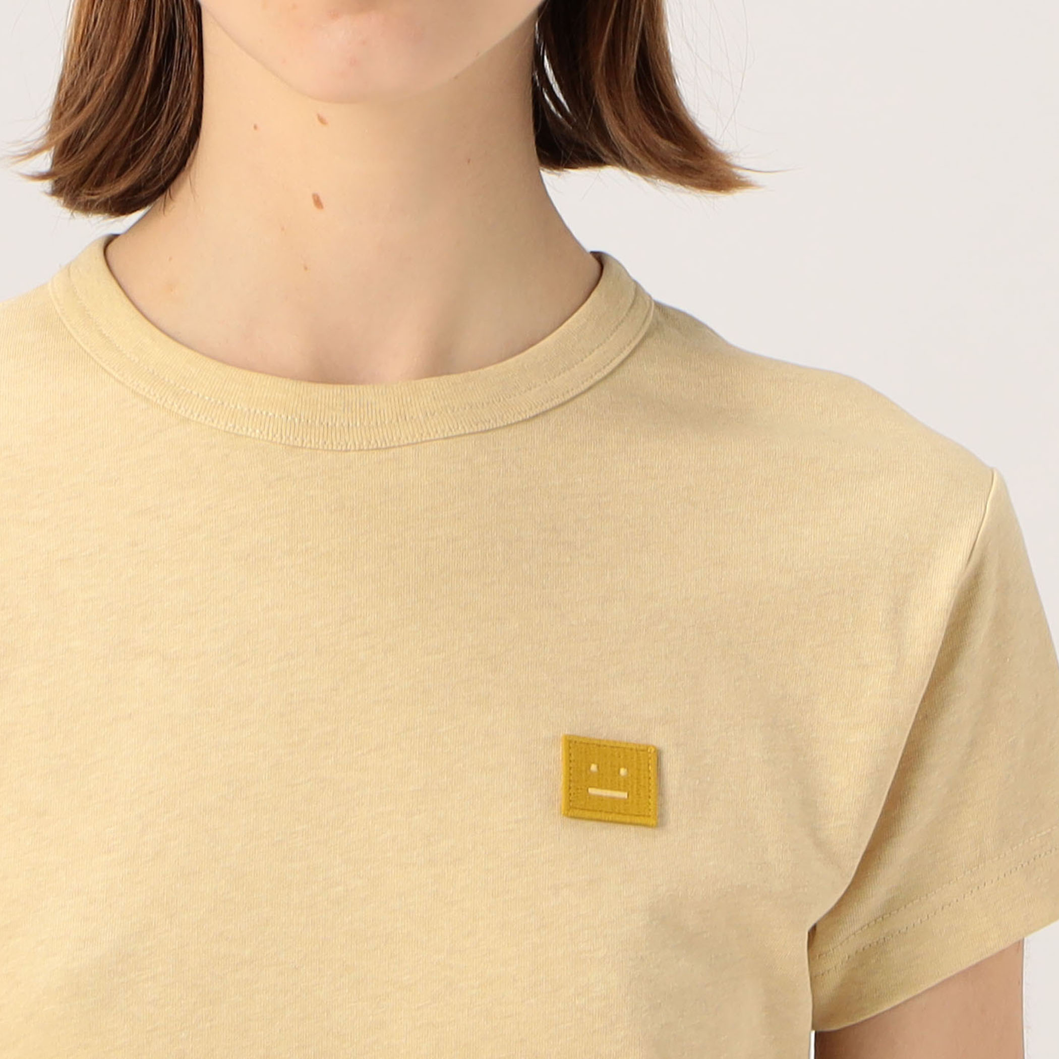 Acne Studios フェイスロゴクロップドTシャツ｜トゥモローランド 公式通販