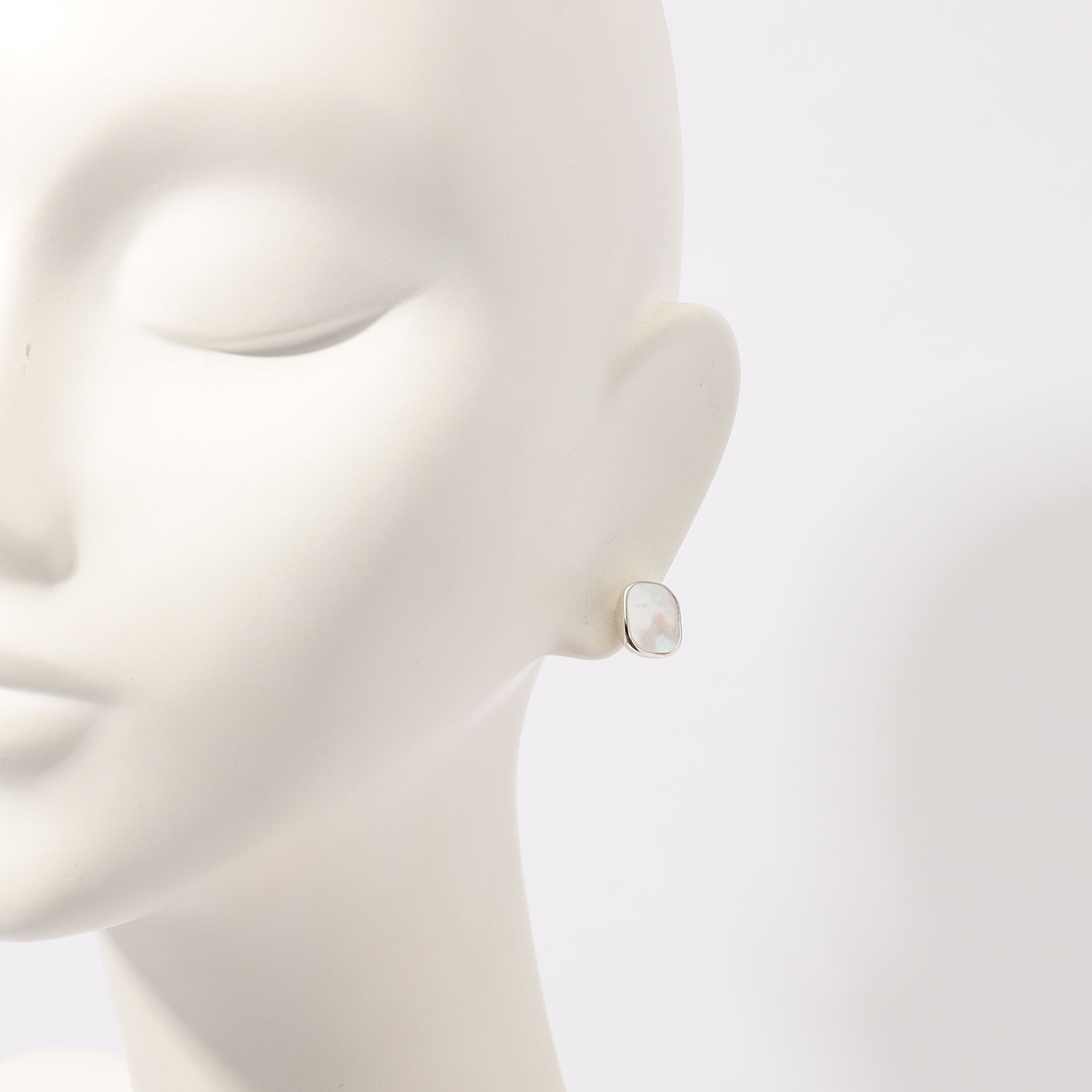 【国内即発送】 PLOW 公式通販 ピアス｜トゥモローランド window shell white アクセサリー