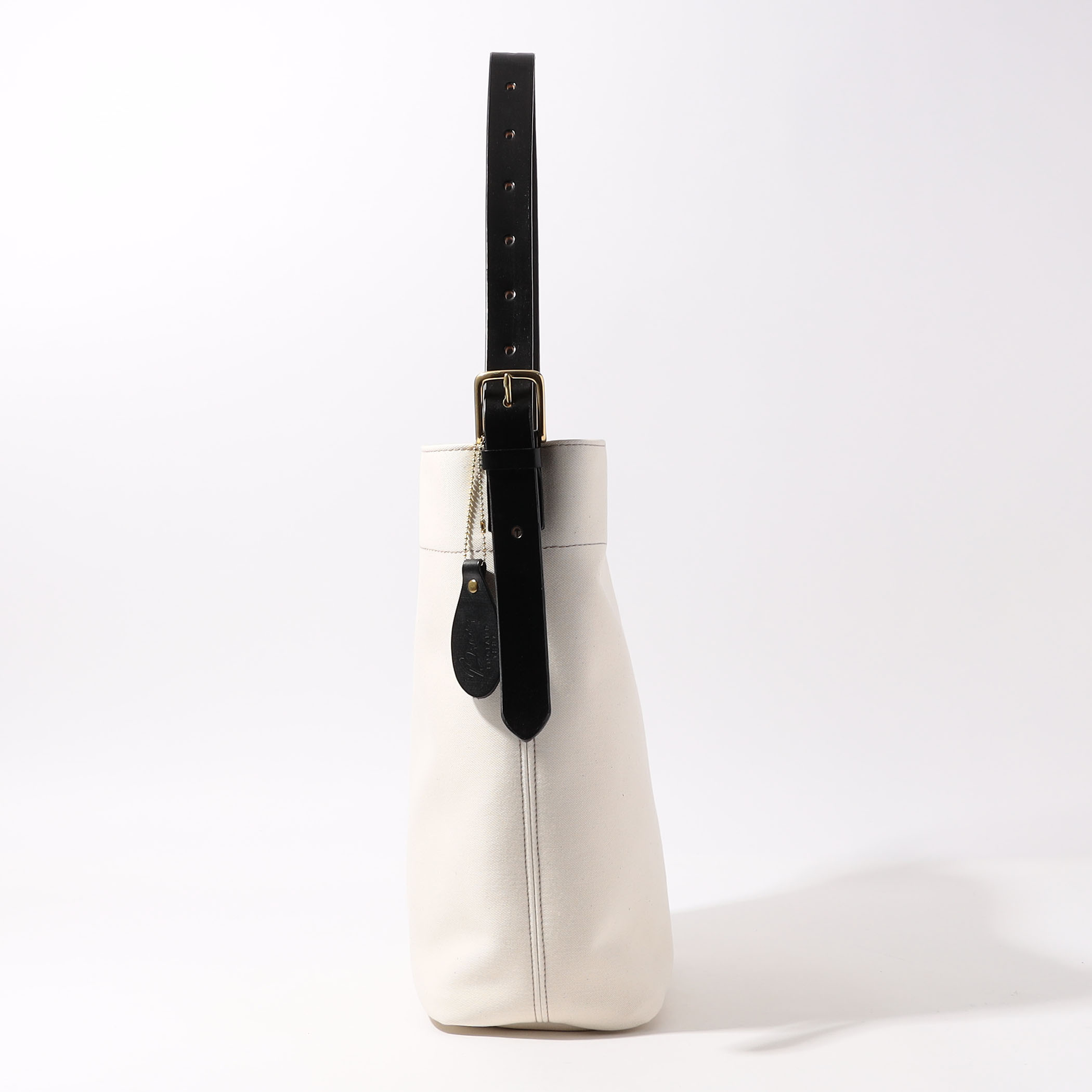 定価74800円BRADY LEVEN ショルダーバック ラージサイズ 定価