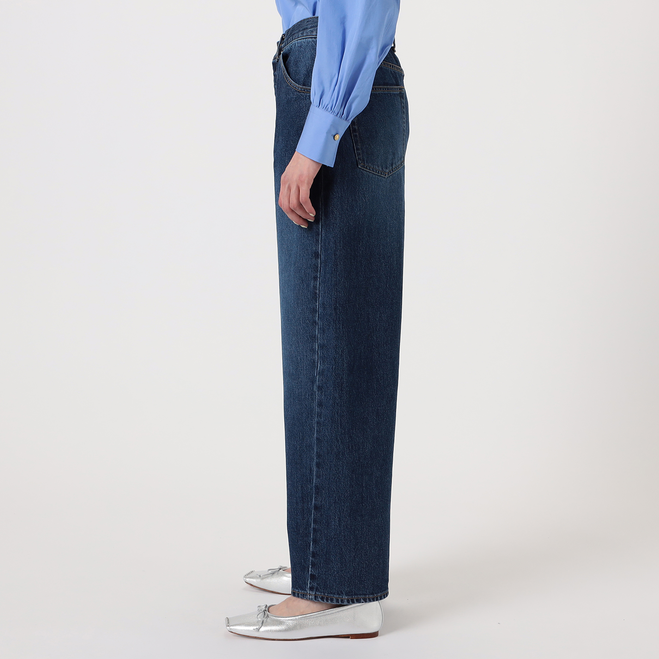 コットンデニム コクーンテーパードパンツ｜トゥモローランド 公式サイト