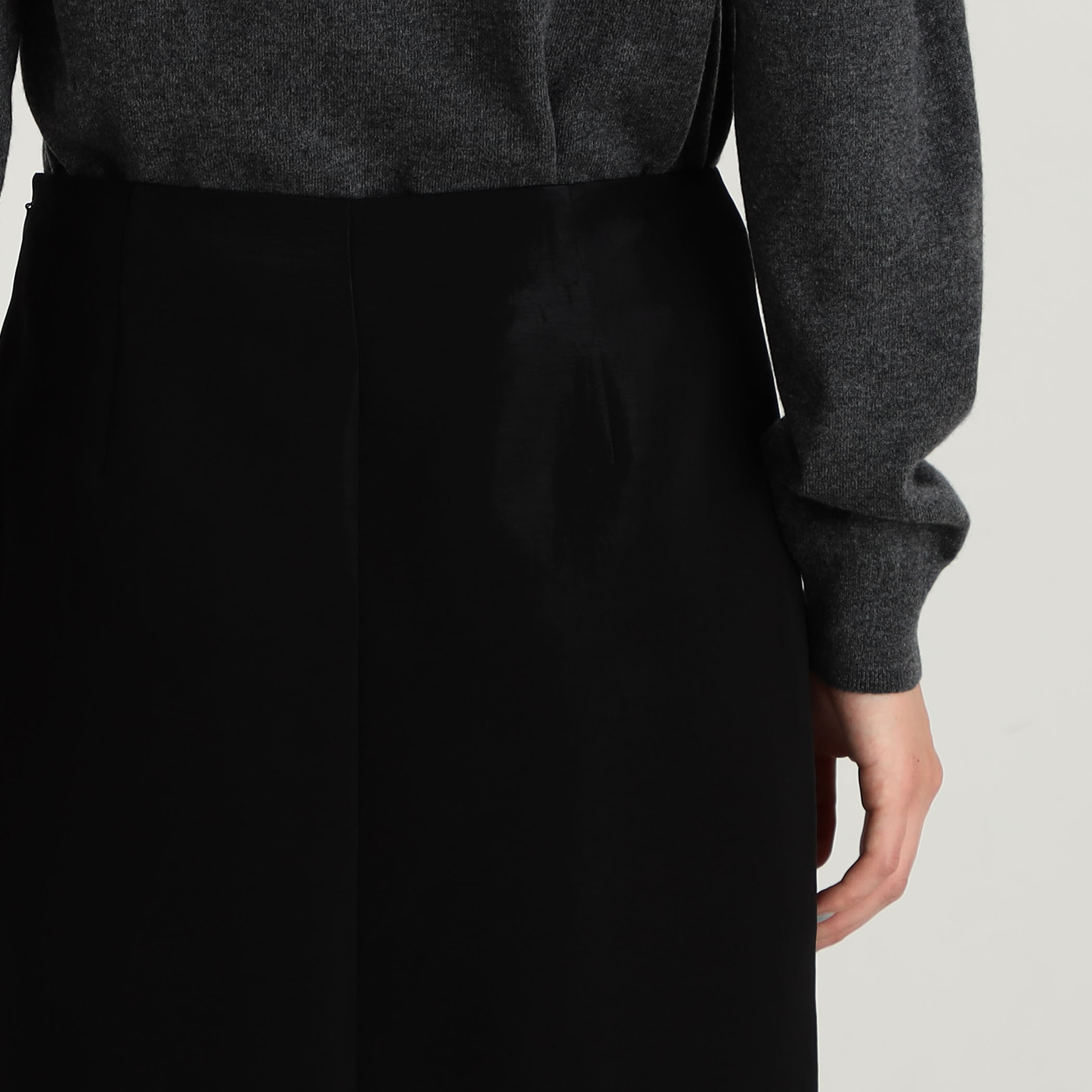 □グロッシーフリル タイトスカート｜トゥモローランド 公式通販