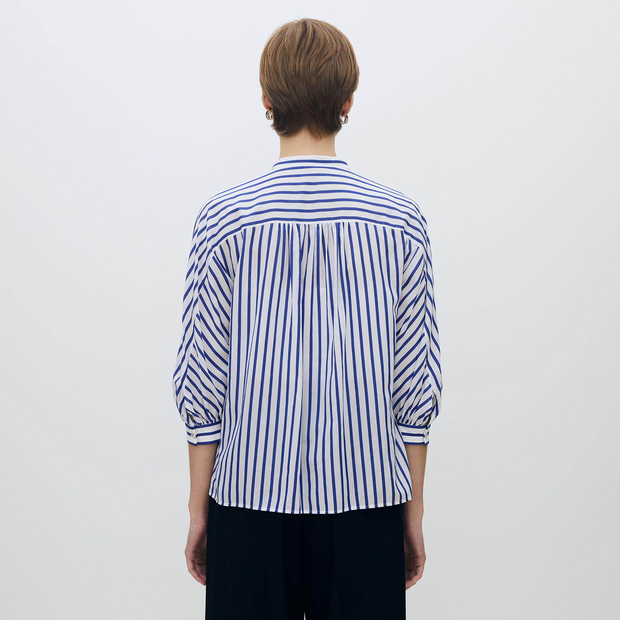 トラックストライプ ギャザーブラウス｜トゥモローランド 公式通販