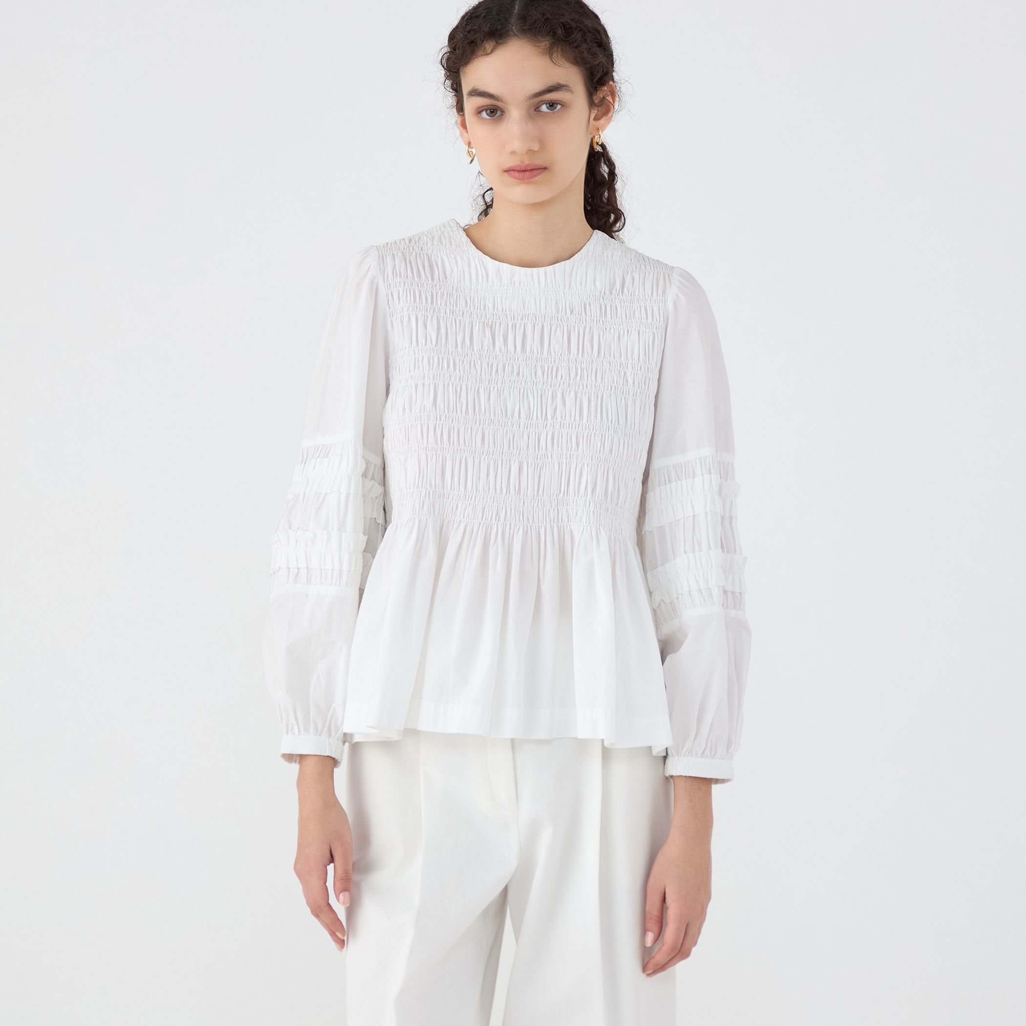 【TOMORROWLAND BUYING WEAR】【別注】ne Quittez pas BLACK TIERED FRILLED コットンシャツ 別注】ne Quittez pas BLACK FINE POPLIN シャツ
