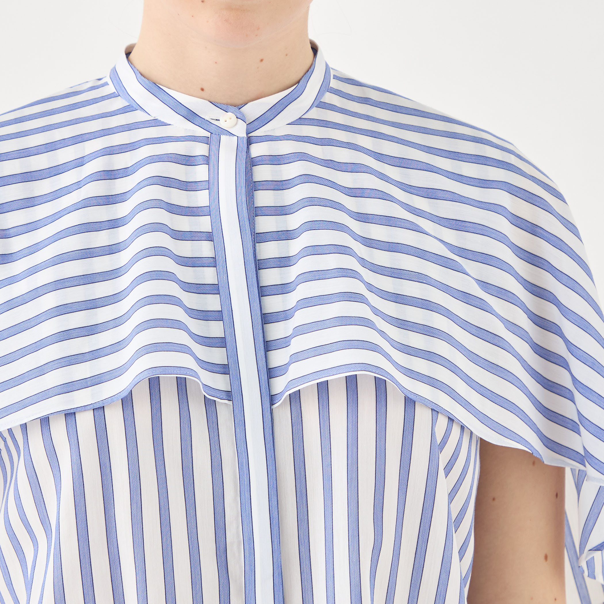 トゥモローランドコレクション 24SS シアーストライプ フレアヨークブラウス トゥモローランドコレクション 24SS シアーストライプ フレア