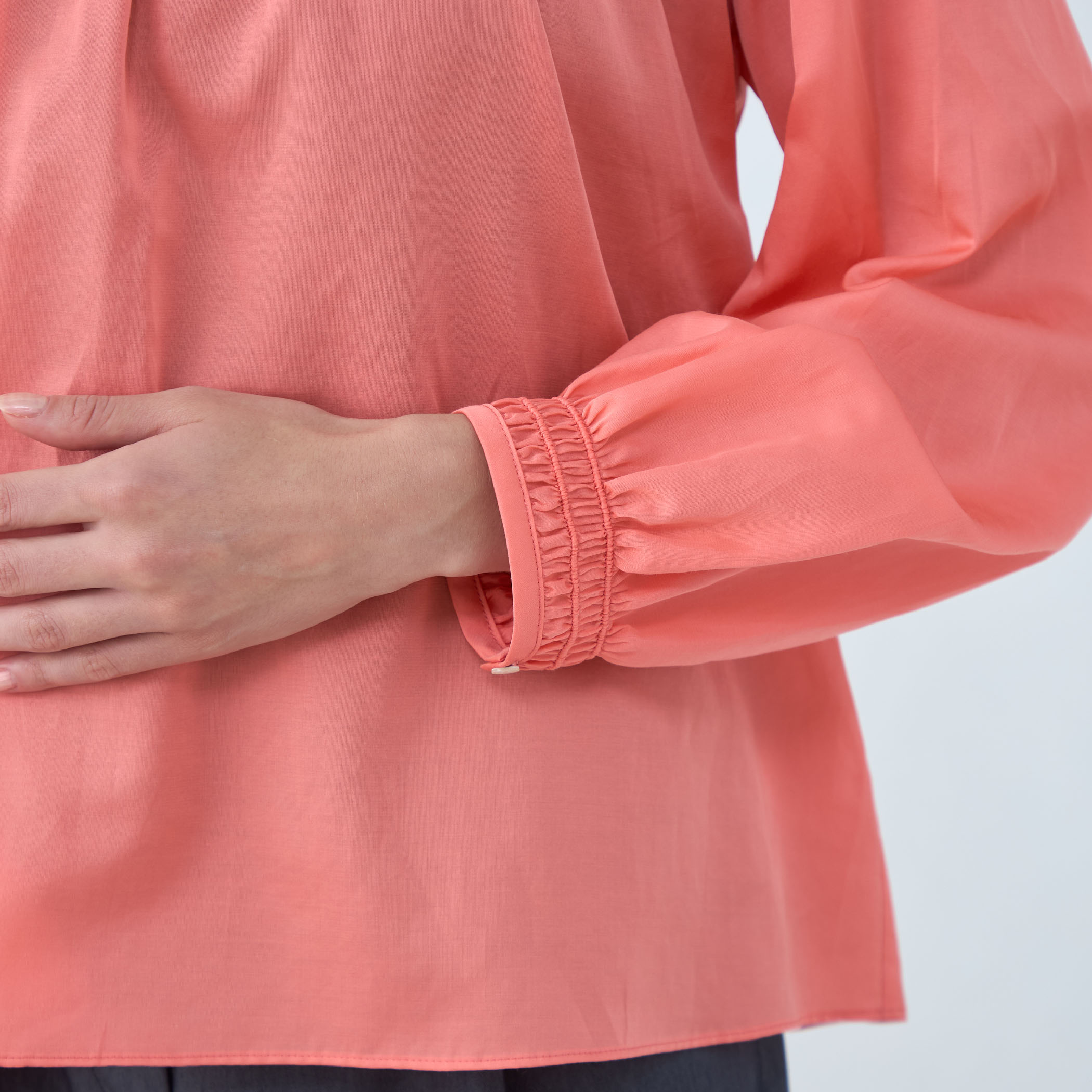 新品タグ付き　Ballsey　ポールジー　シャーリング　ブラウス BALLSEY（ボールジィ）の「タングルレース シャーリングブラウス