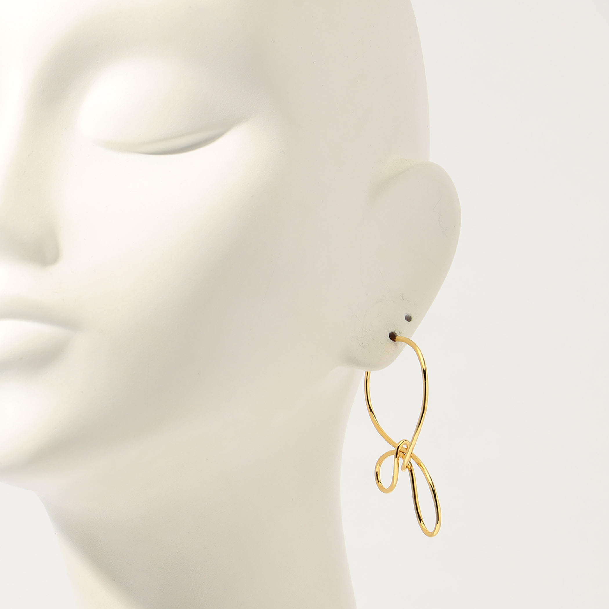 BAR JEWELLERY リボンピアス美品 BAR JEWELLERY リボンピアス｜トゥモローランド 公式通販