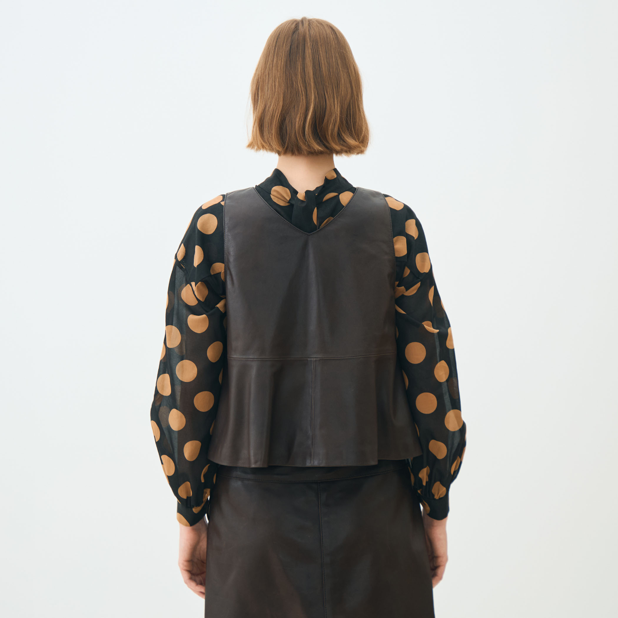 ベジタブルレザー フロンタブルジレ｜トゥモローランド 公式通販